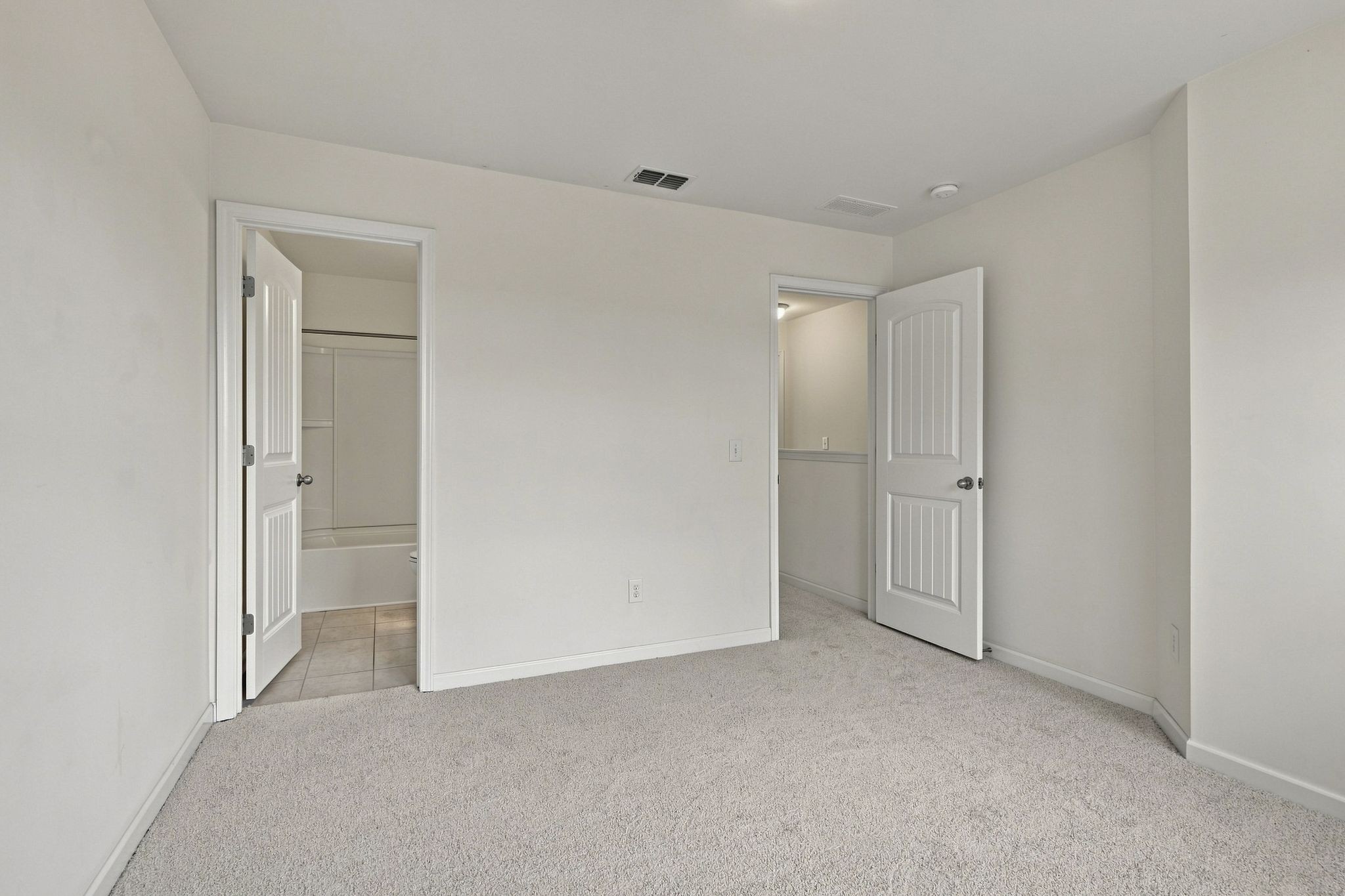 3014 Friars Trl Property Photo 14