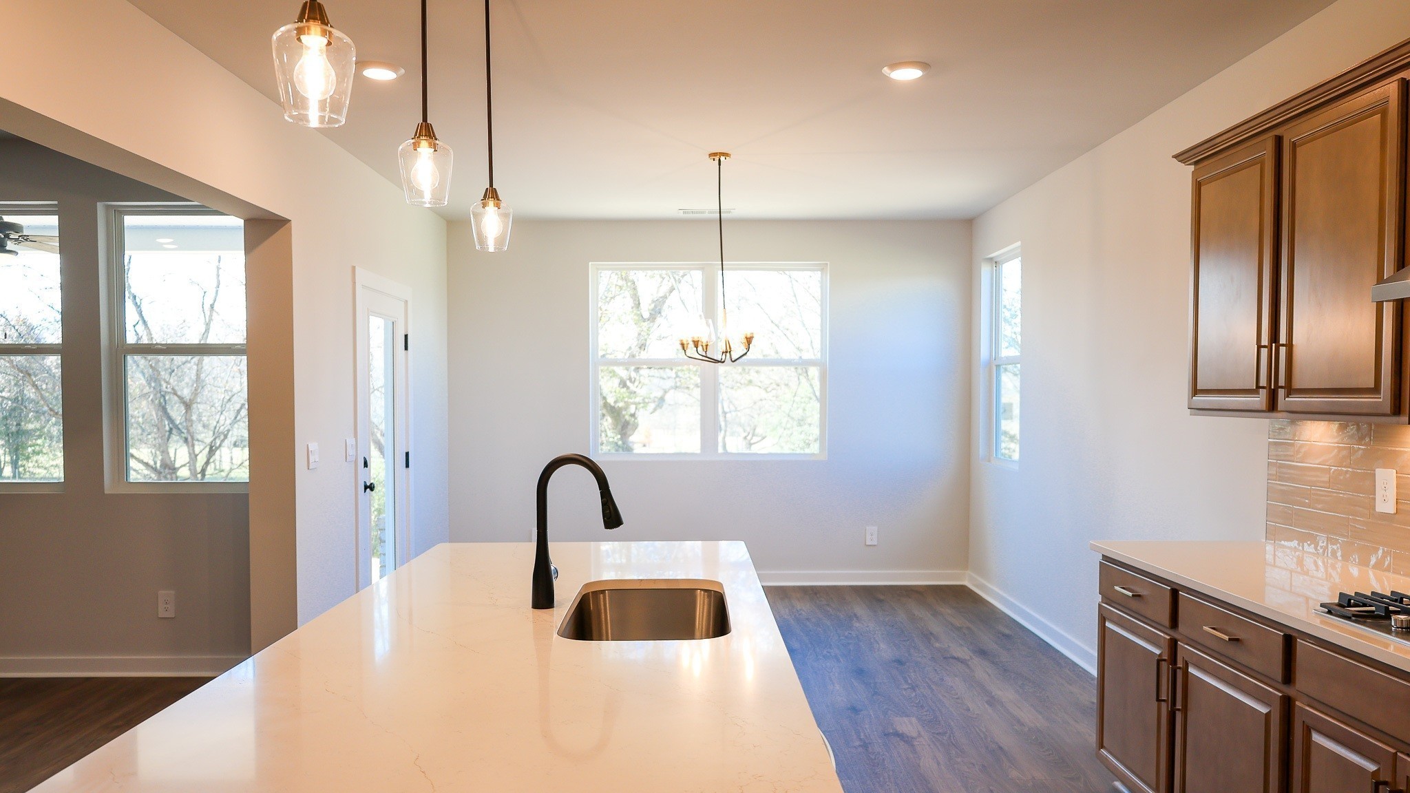 331 Harvest Point Blvd Property Photo 16