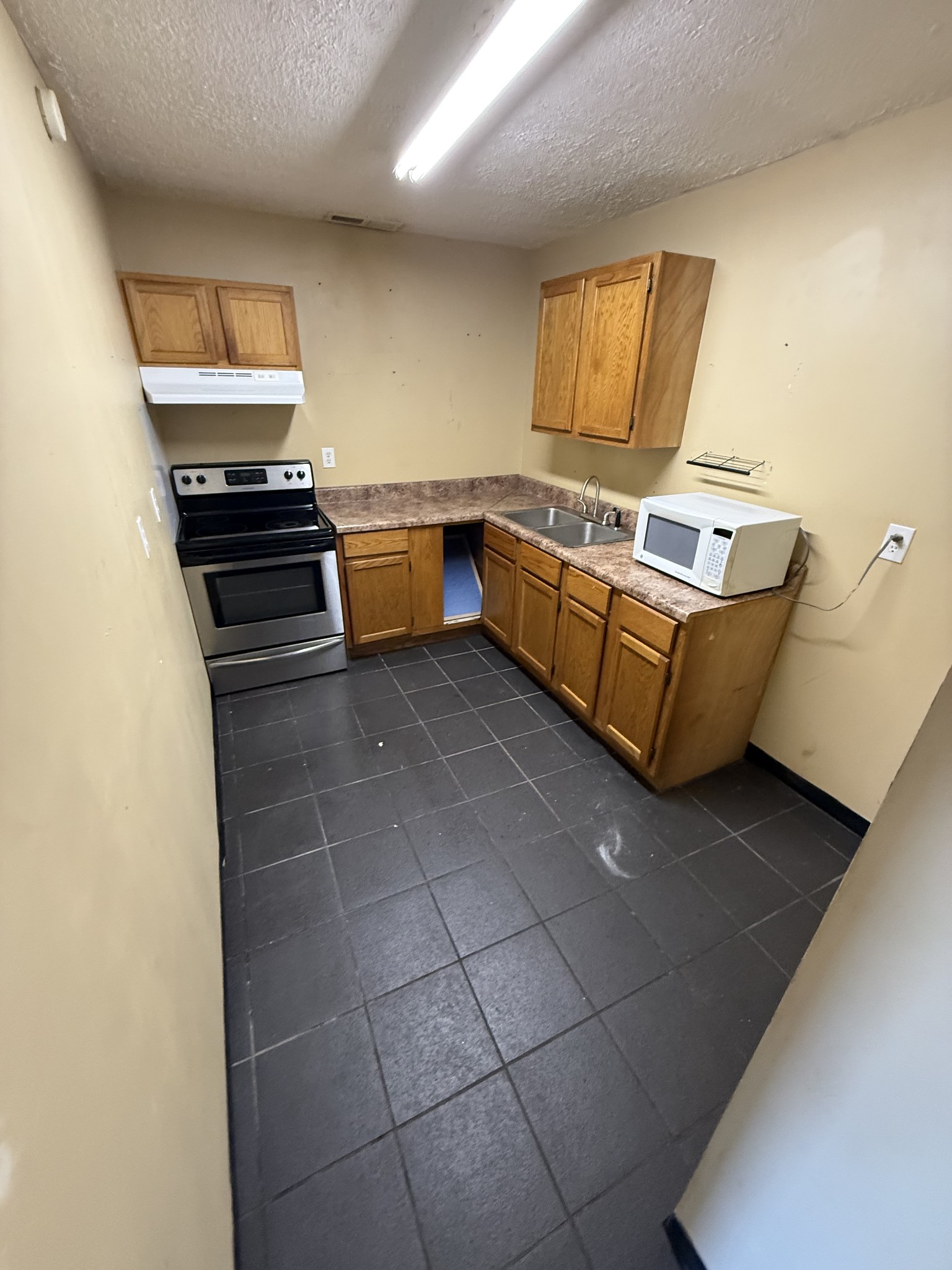 25 Langford Ln Property Photo 1