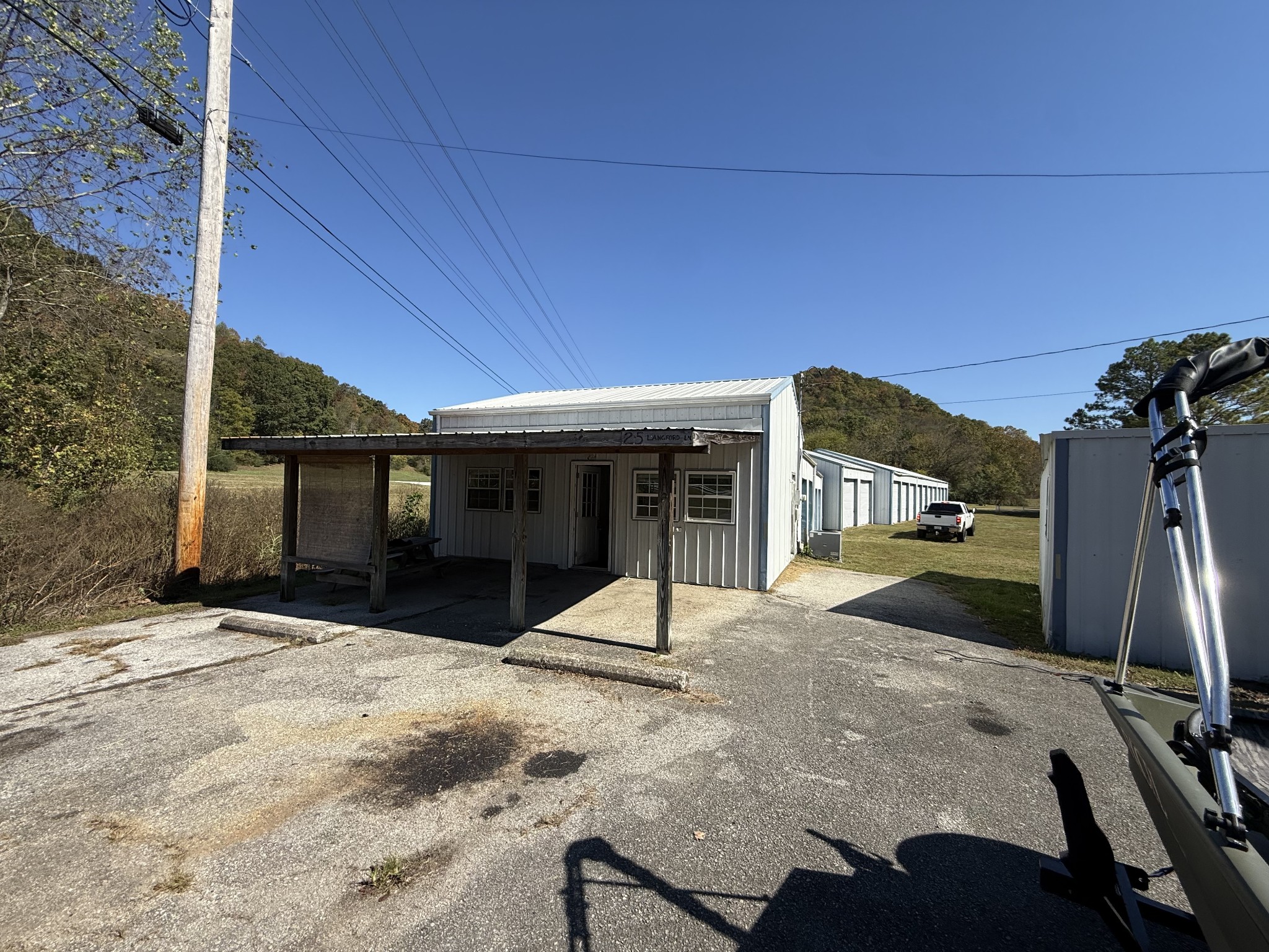 25 Langford Ln Property Photo 2