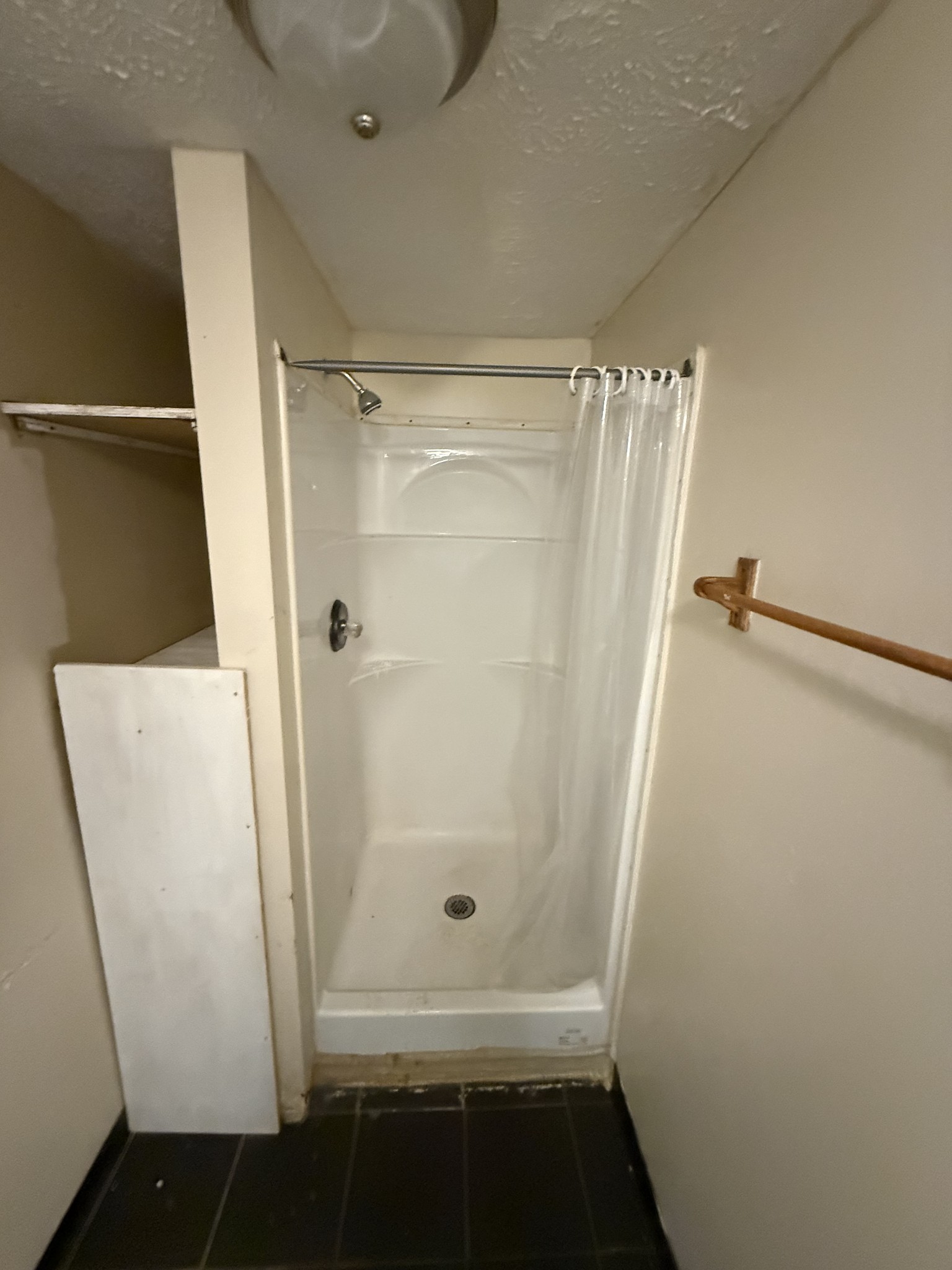 25 Langford Ln Property Photo 5