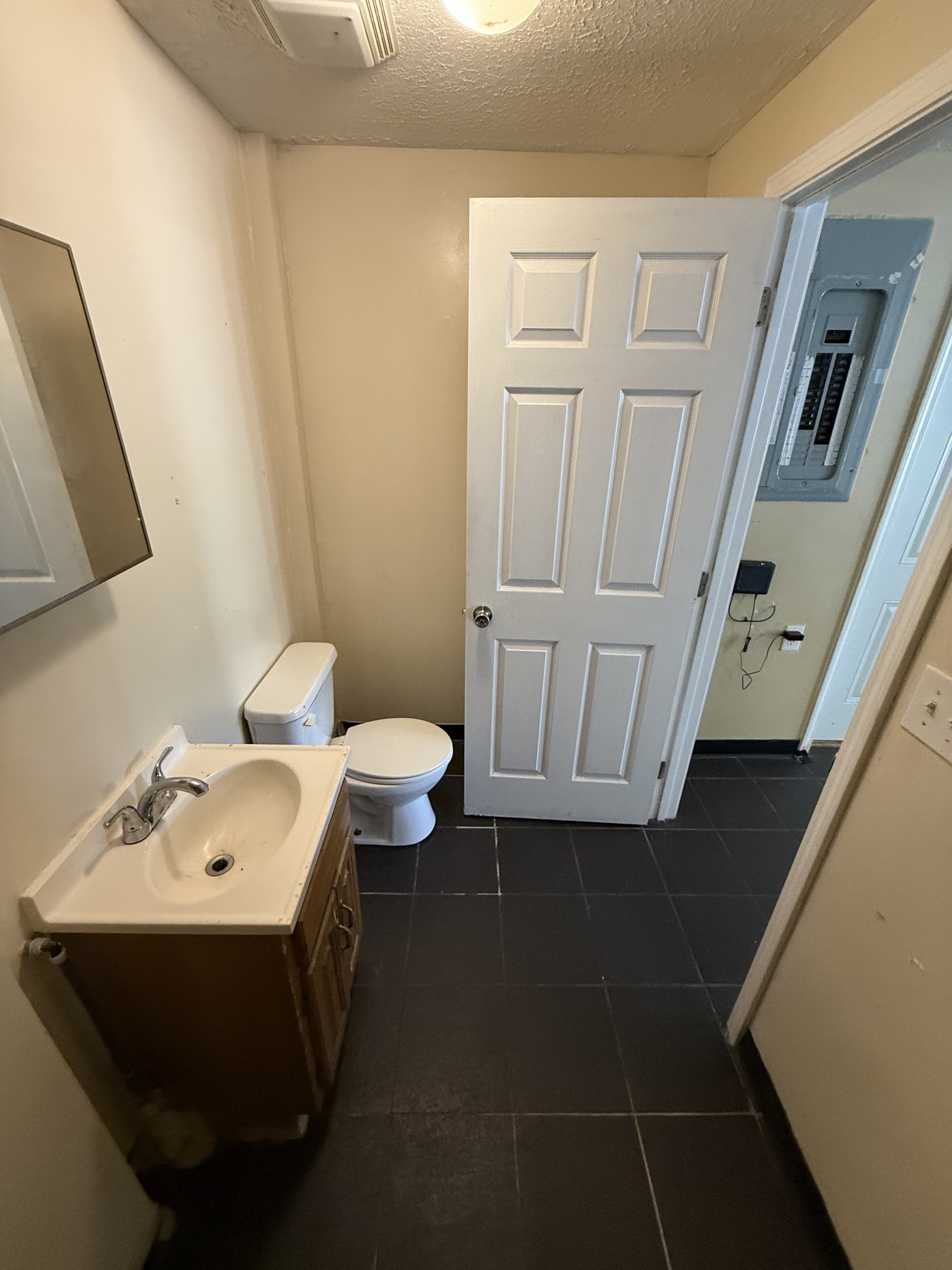 25 Langford Ln Property Photo 6