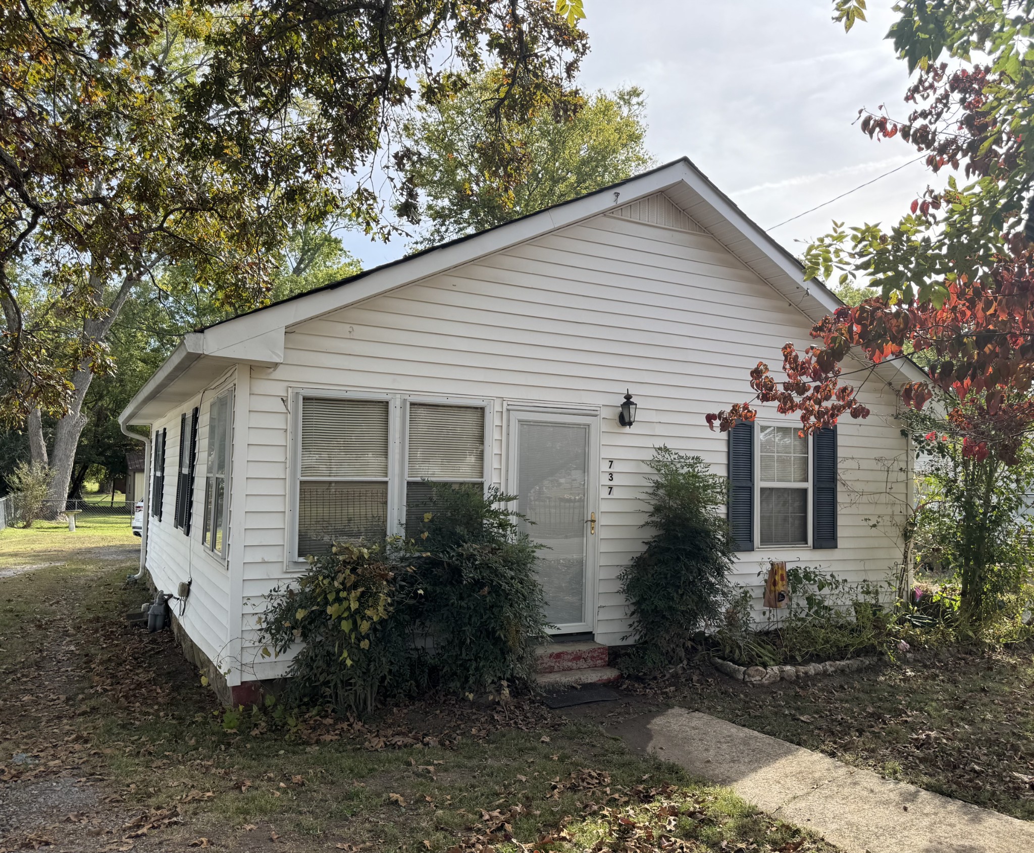 737 Maplewood Ave Property Photo 1