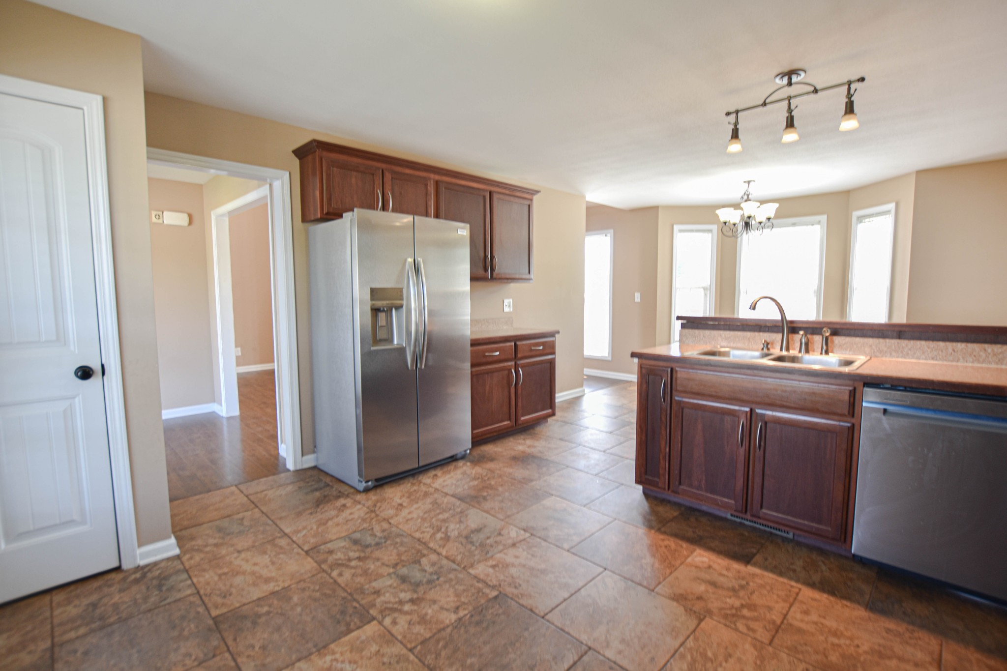 1029 Freedom Drive Property Photo 5