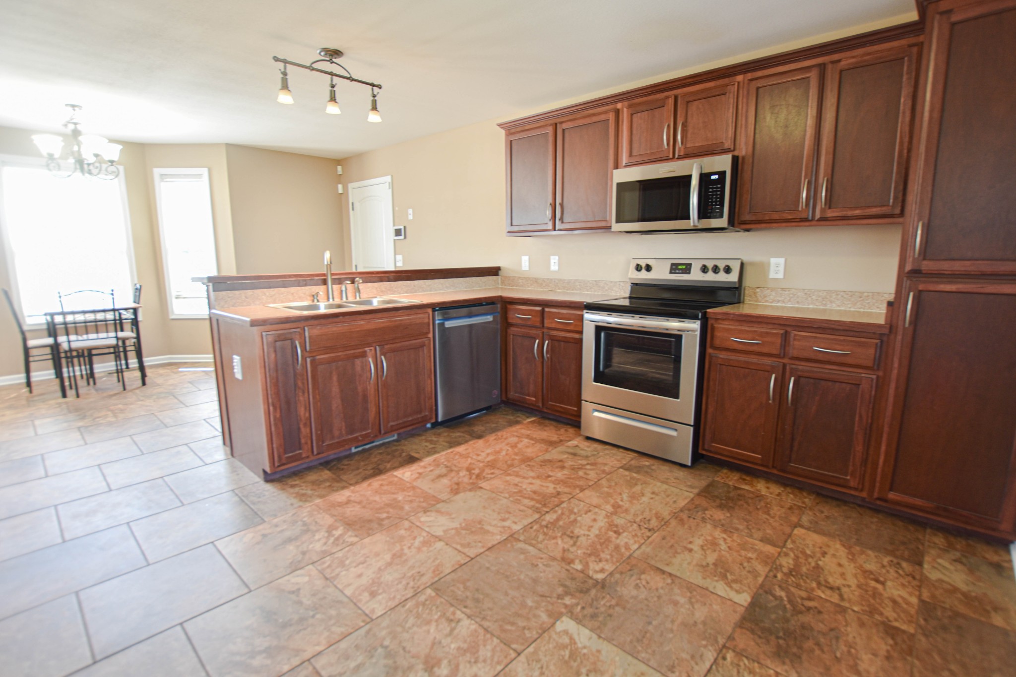 1029 Freedom Drive Property Photo 6