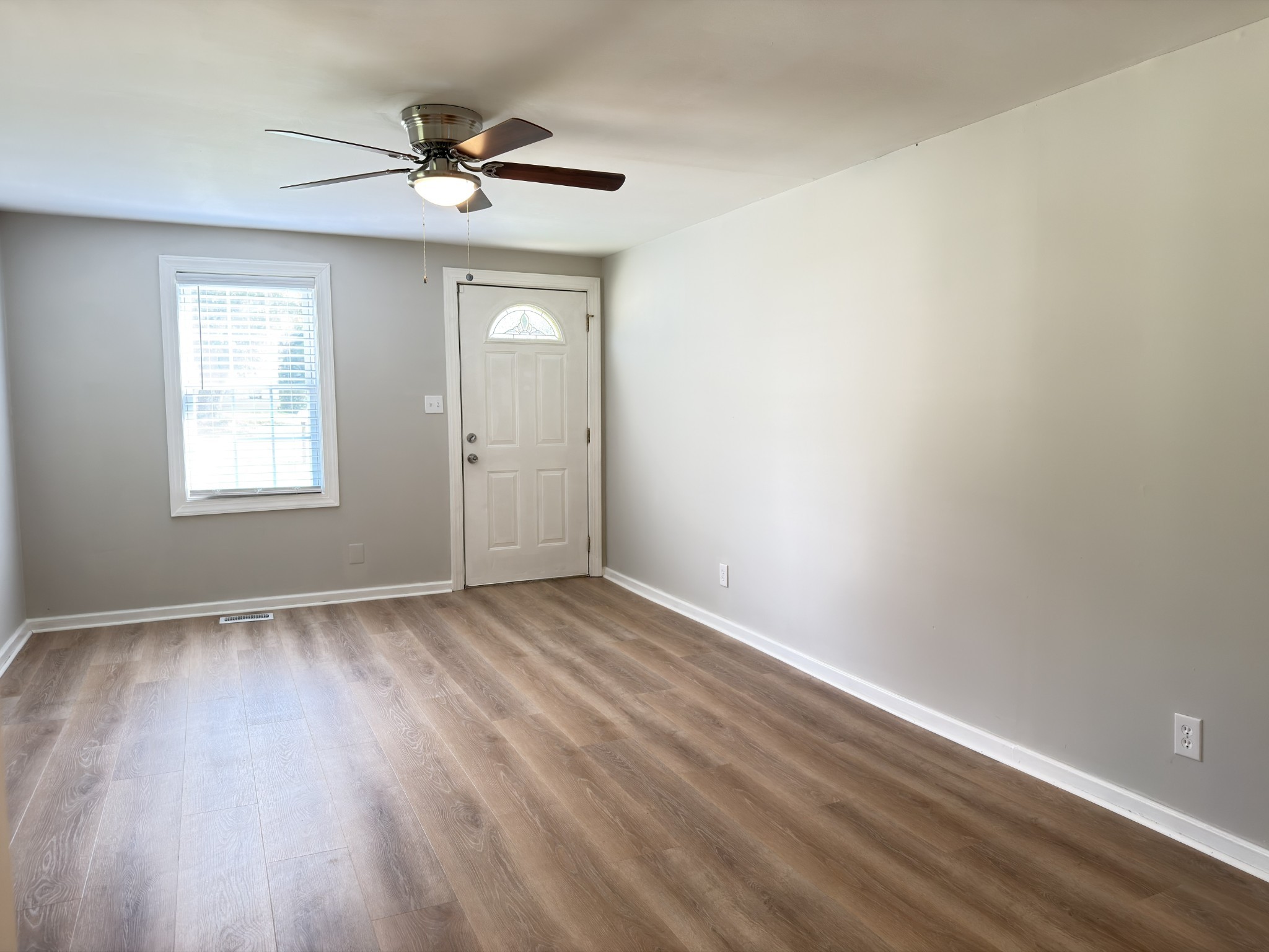 814 S High St Property Photo 3