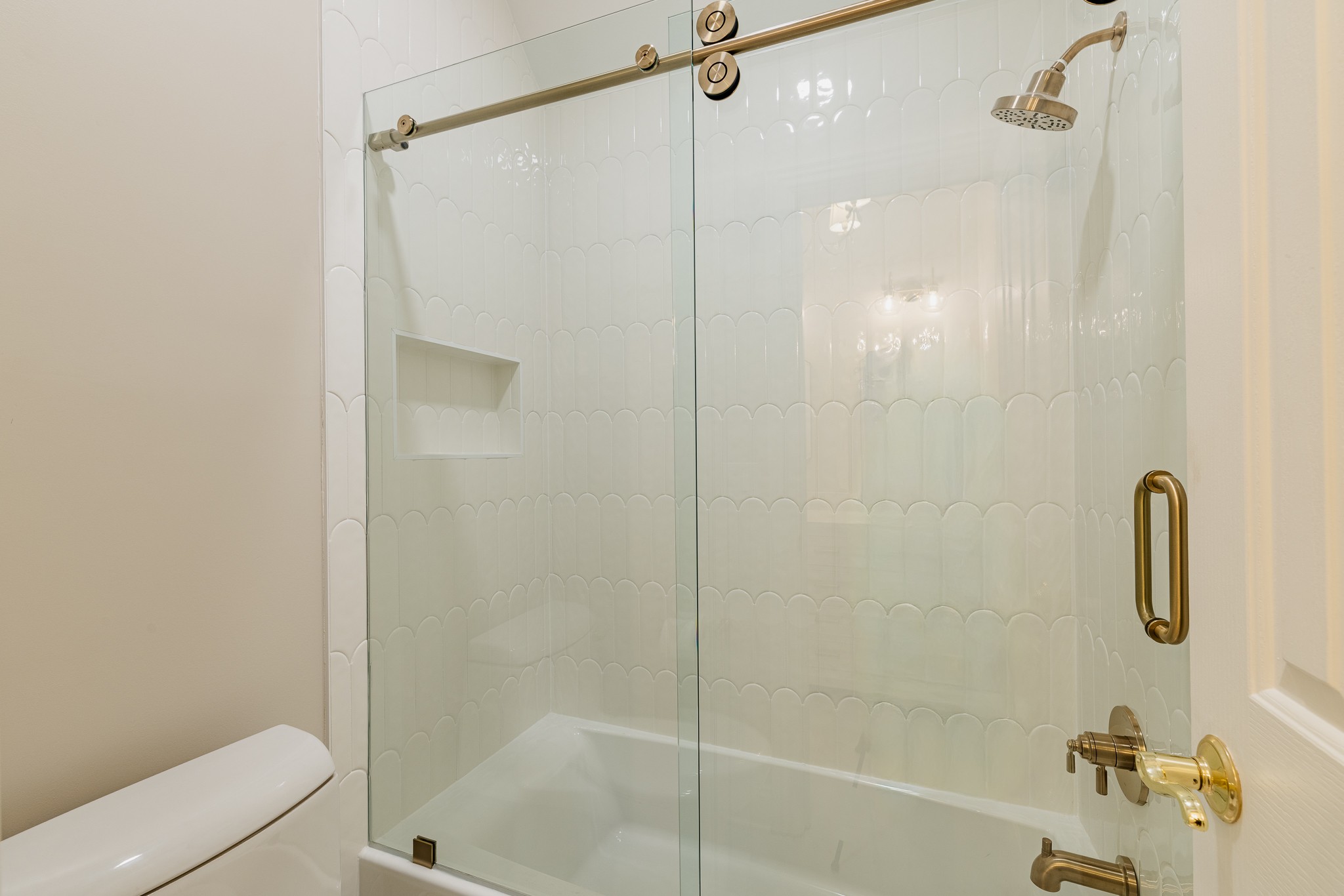 2405 Deerbourne Dr Property Photo 46