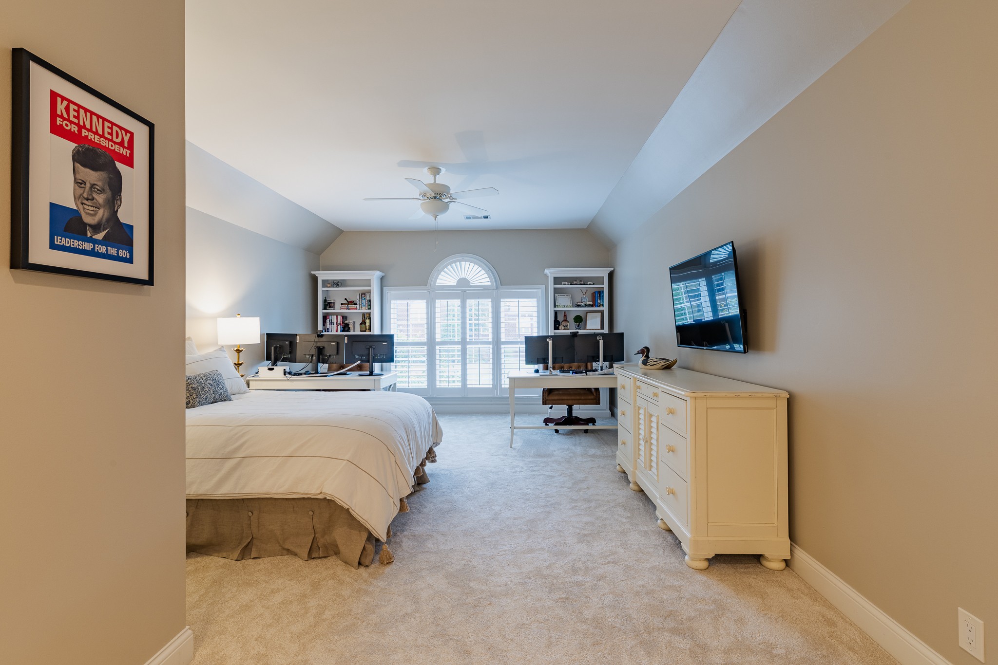 2405 Deerbourne Dr Property Photo 47
