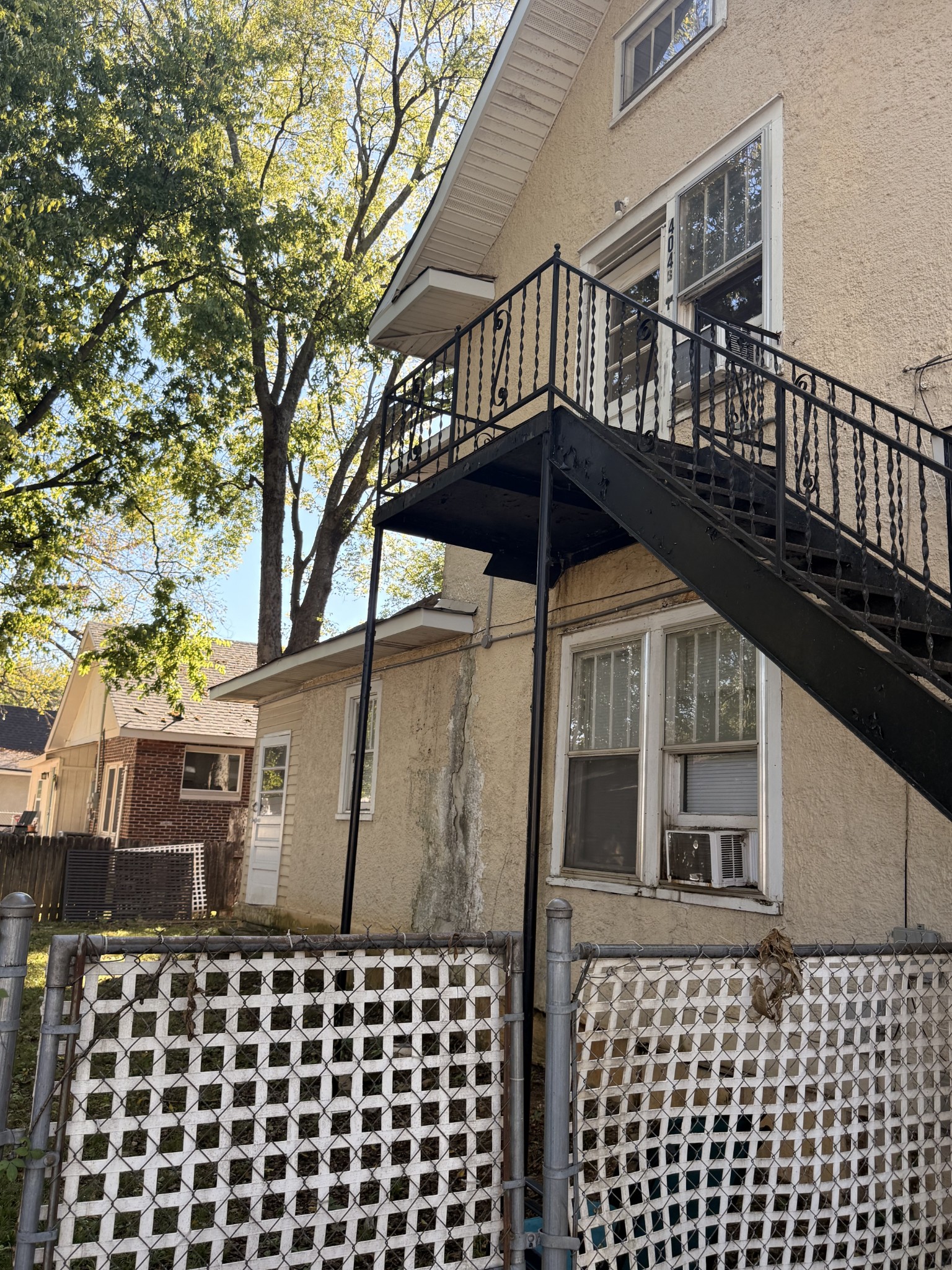 404 Spring St, N Property Photo 1