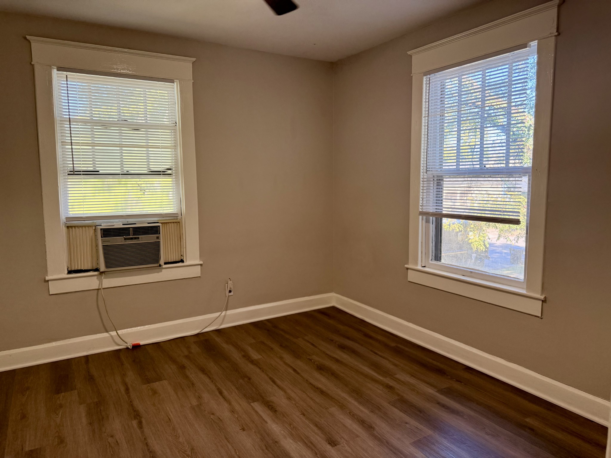 404 Spring St, N Property Photo 4
