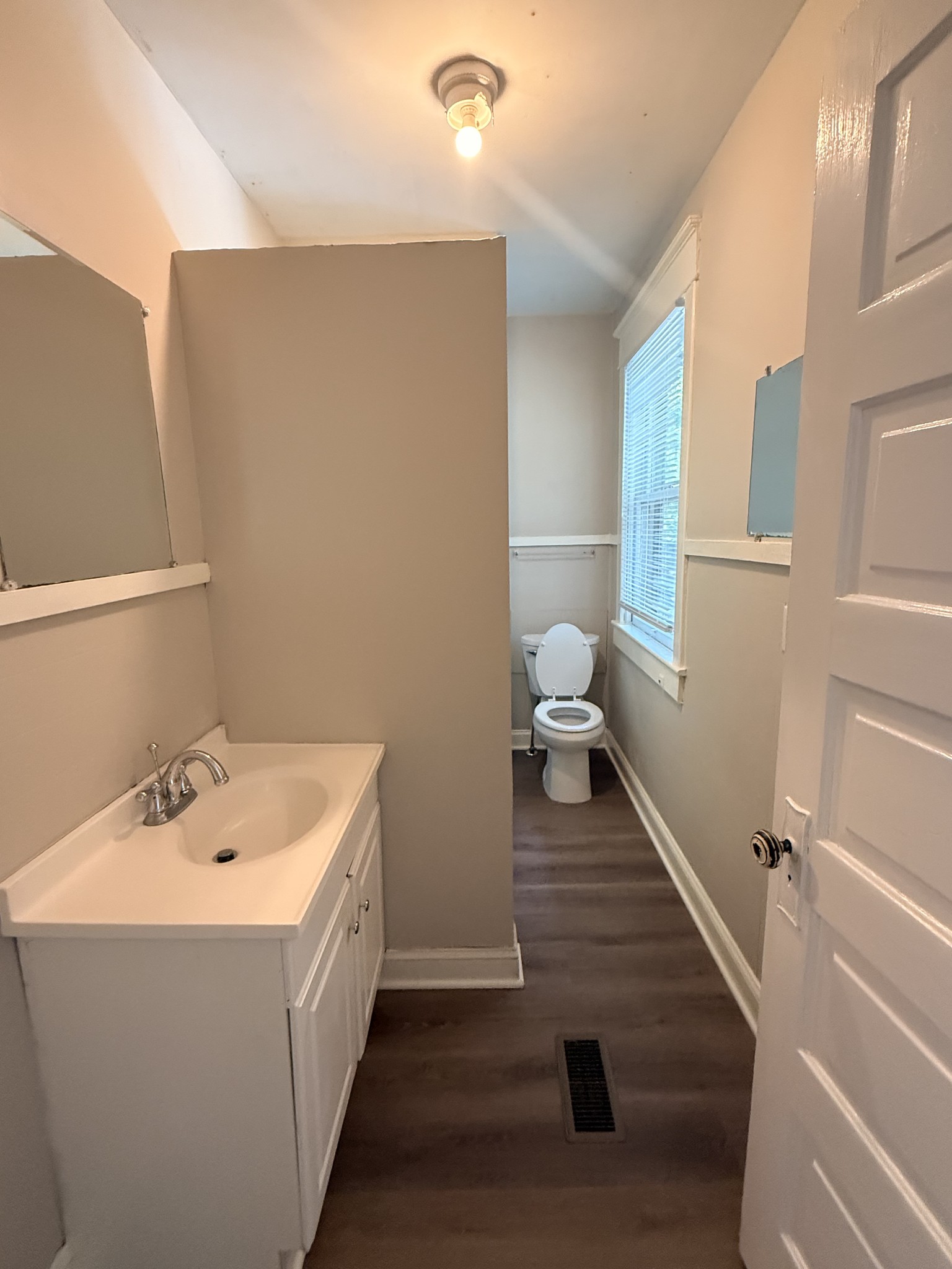 404 Spring St, N Property Photo 5