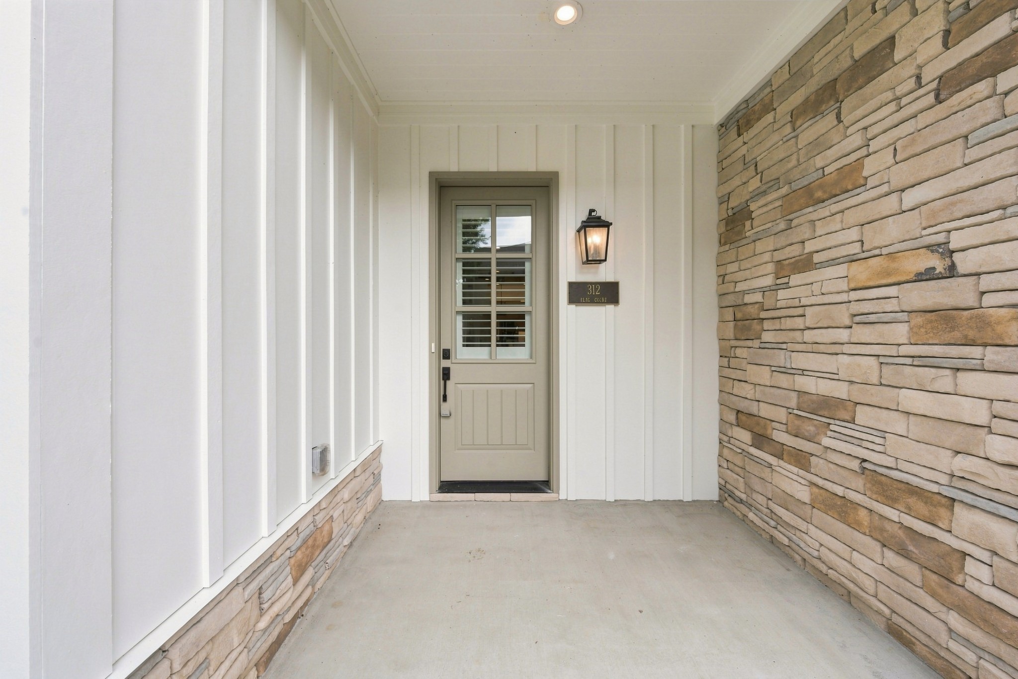 312 Flag Court Property Photo 2