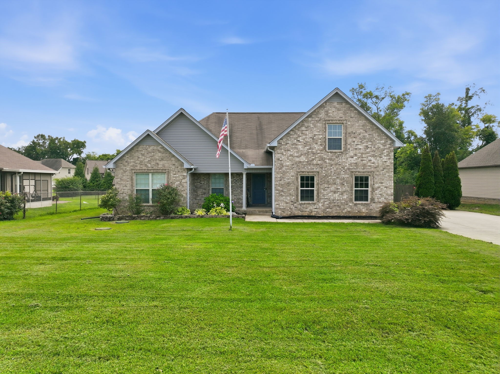 1305 Round Rock Dr Property Photo 2