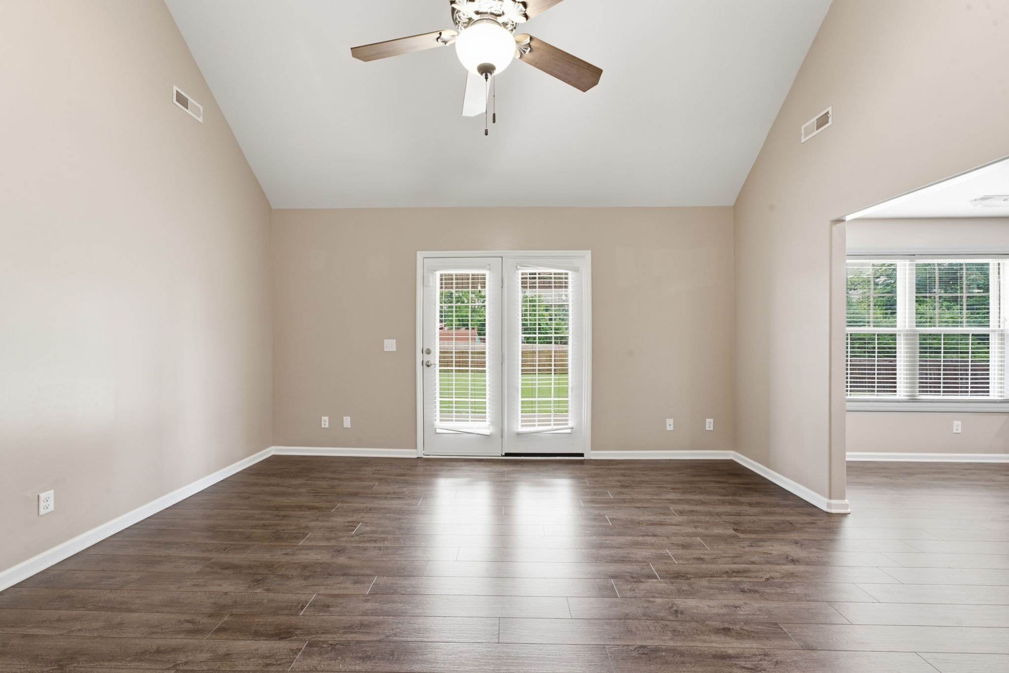1305 Round Rock Dr Property Photo 15