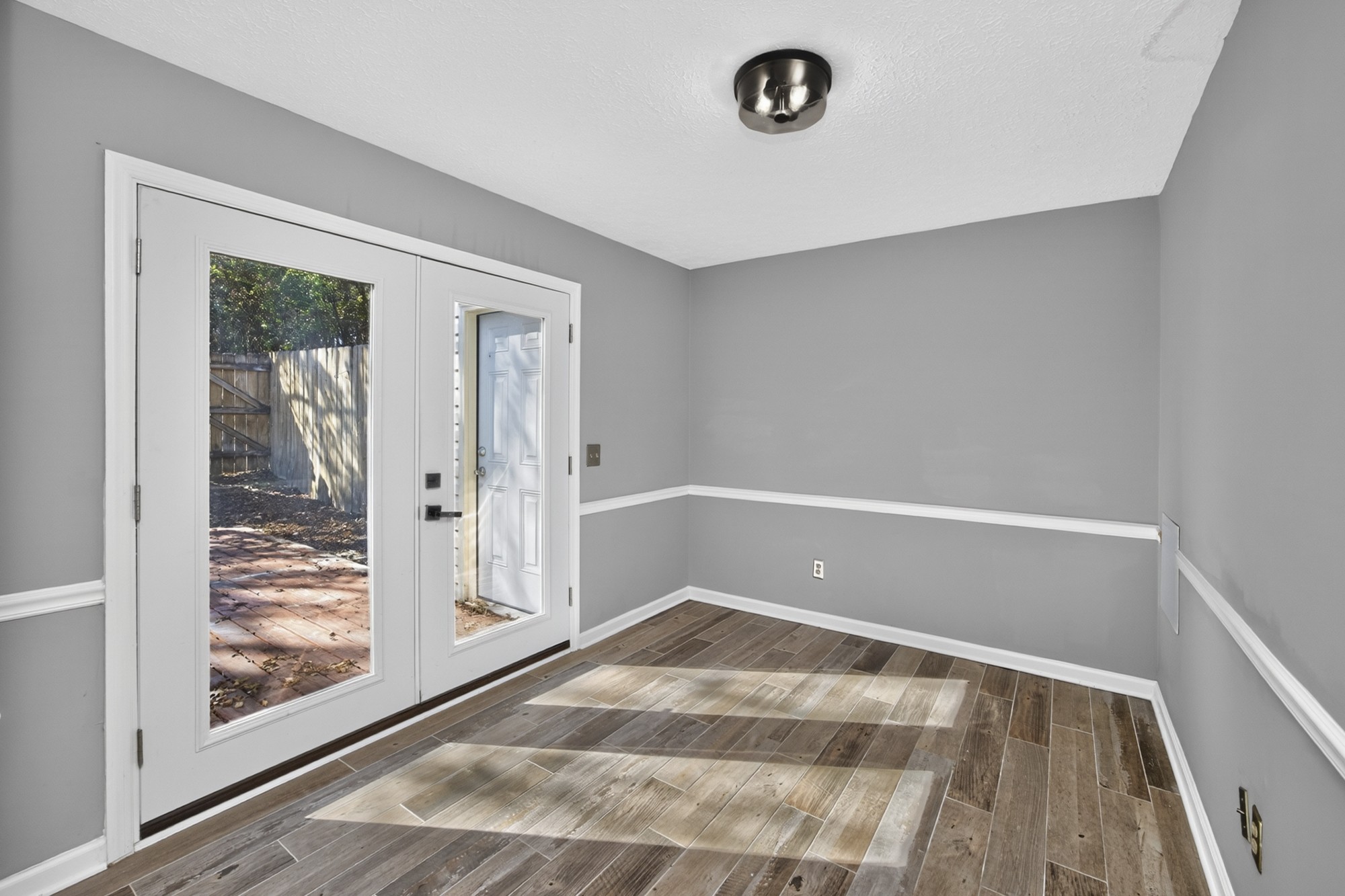 319 Deerpoint Dr Property Photo 12