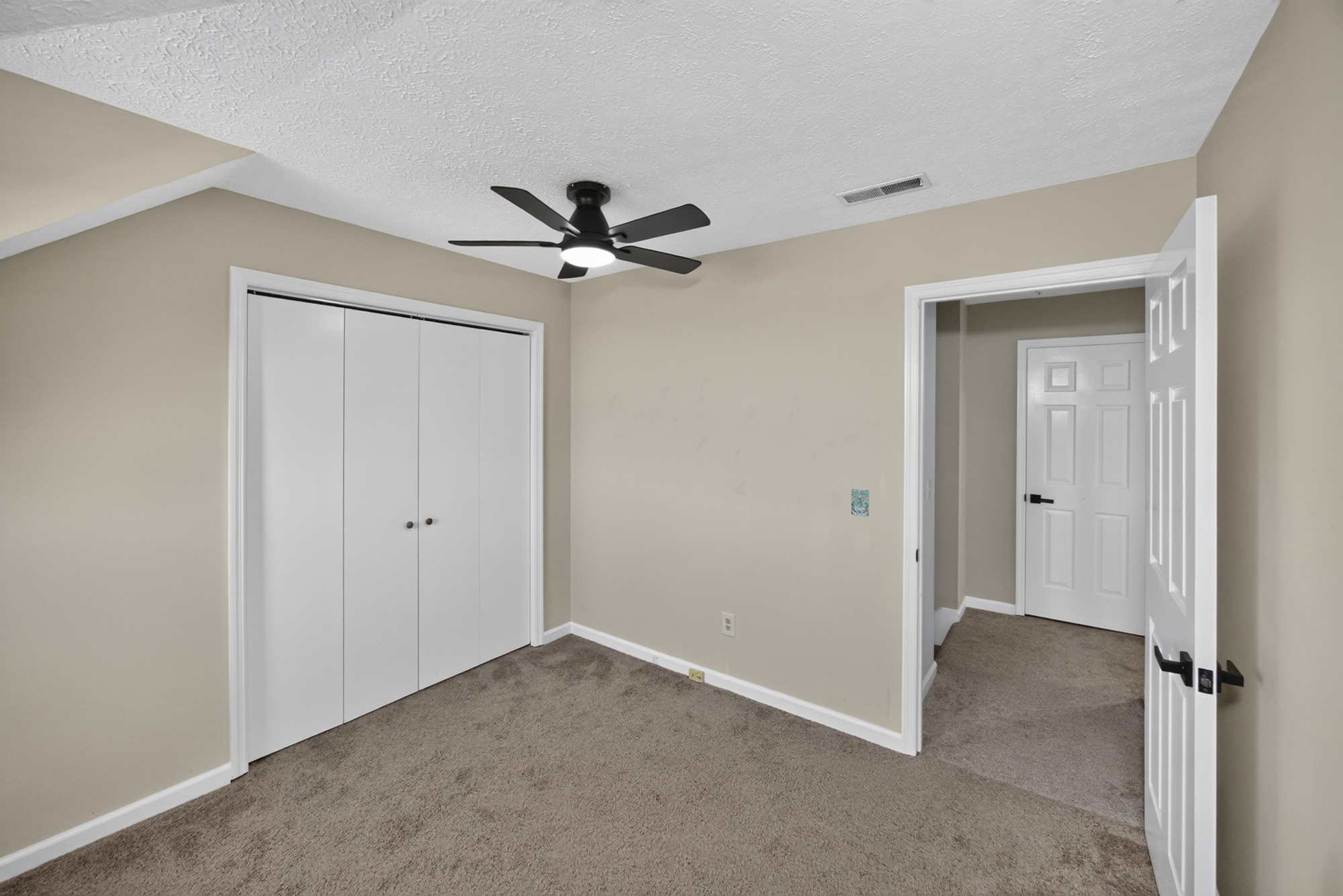 319 Deerpoint Dr Property Photo 21