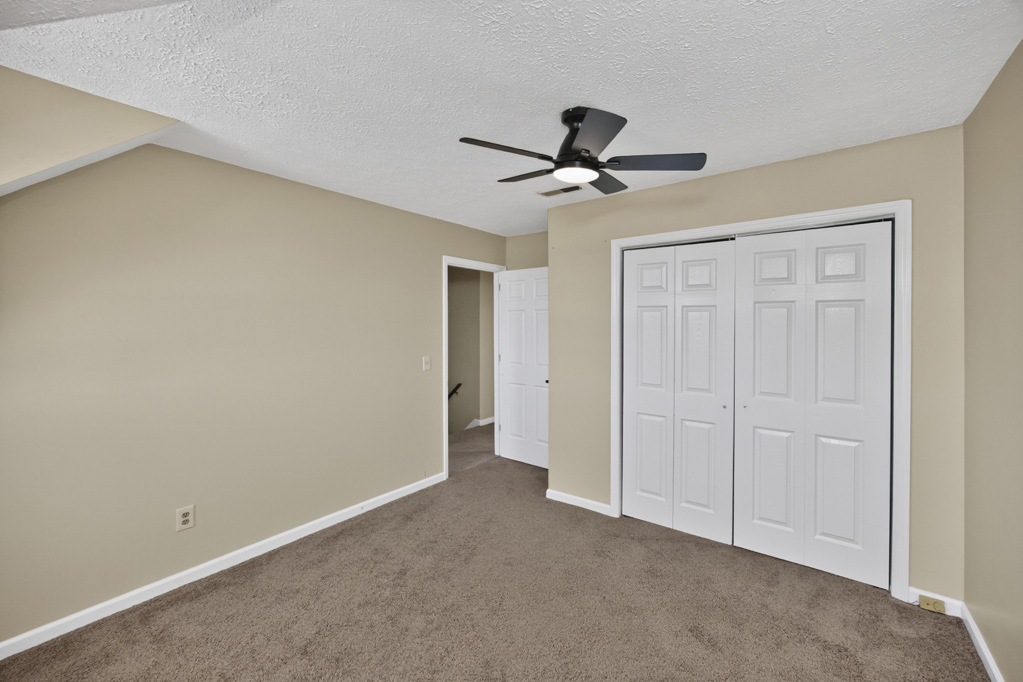 319 Deerpoint Dr Property Photo 24