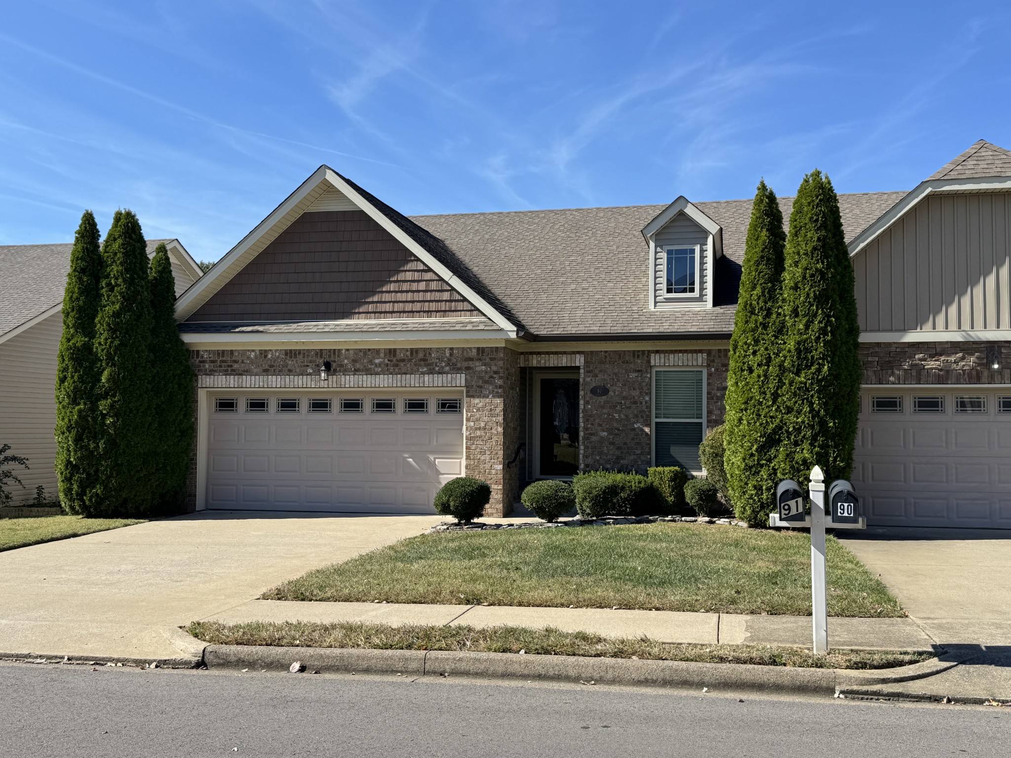 91 Whitman Xing Property Photo 1