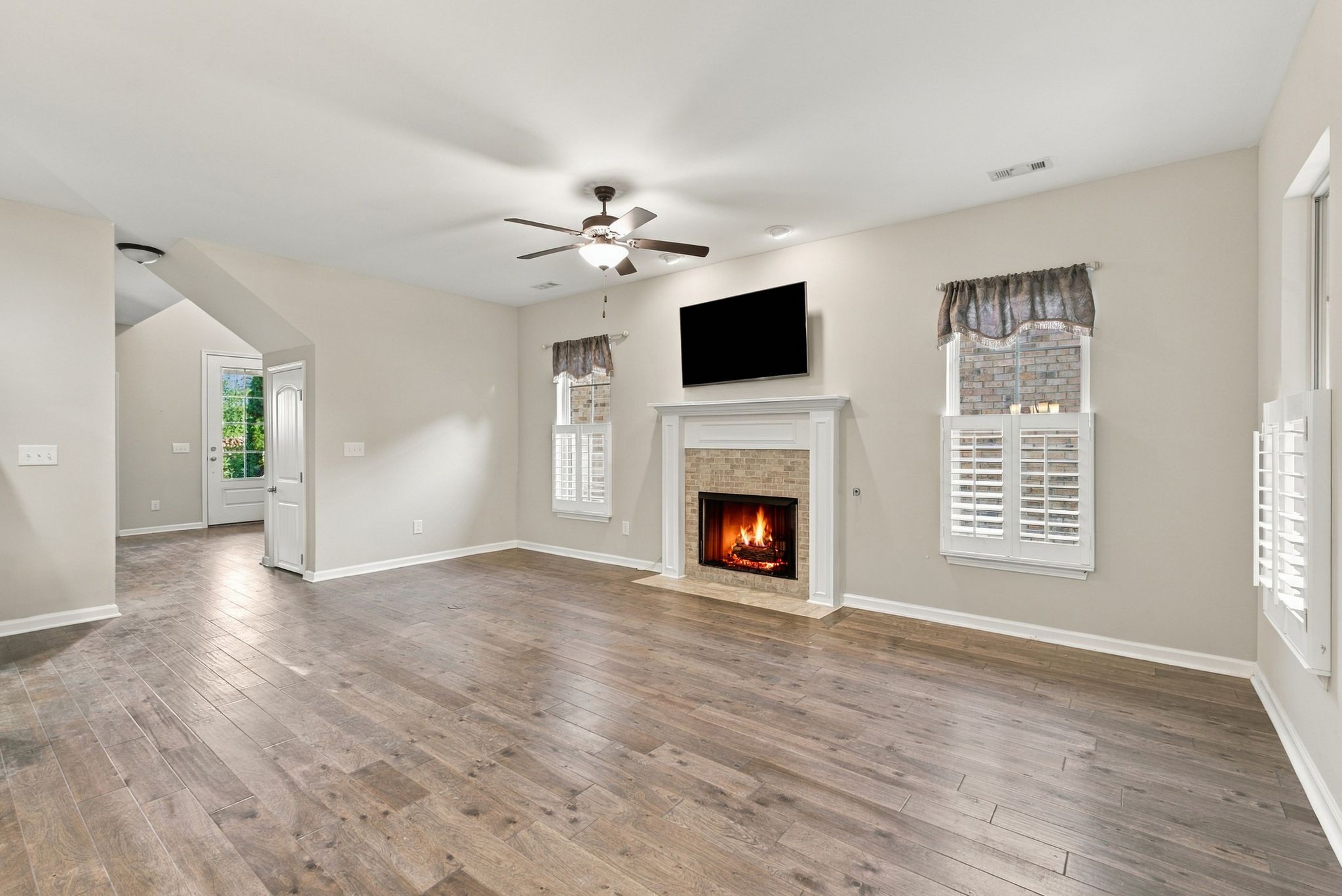 1068 Ambling Way Property Photo 11