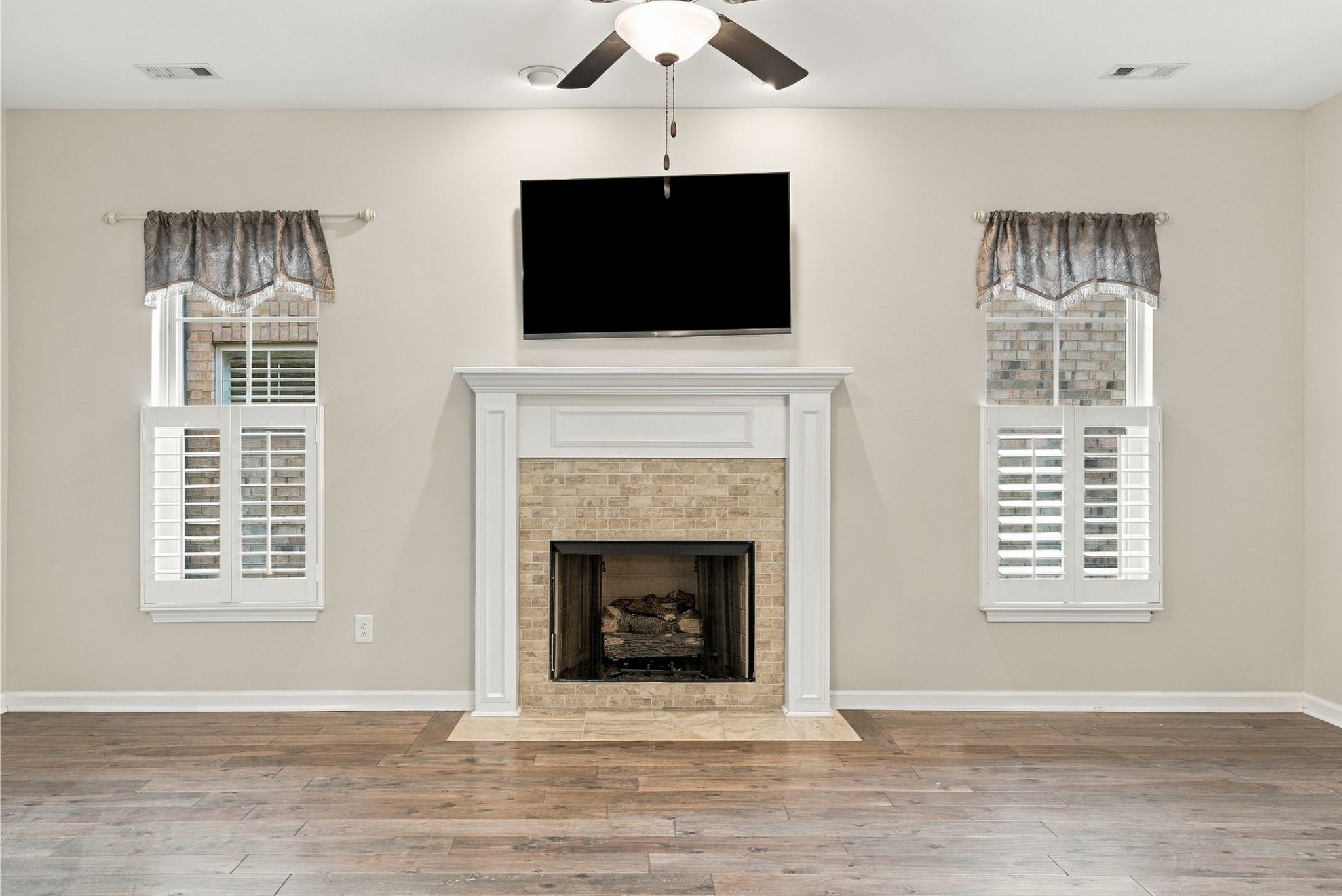 1068 Ambling Way Property Photo 14
