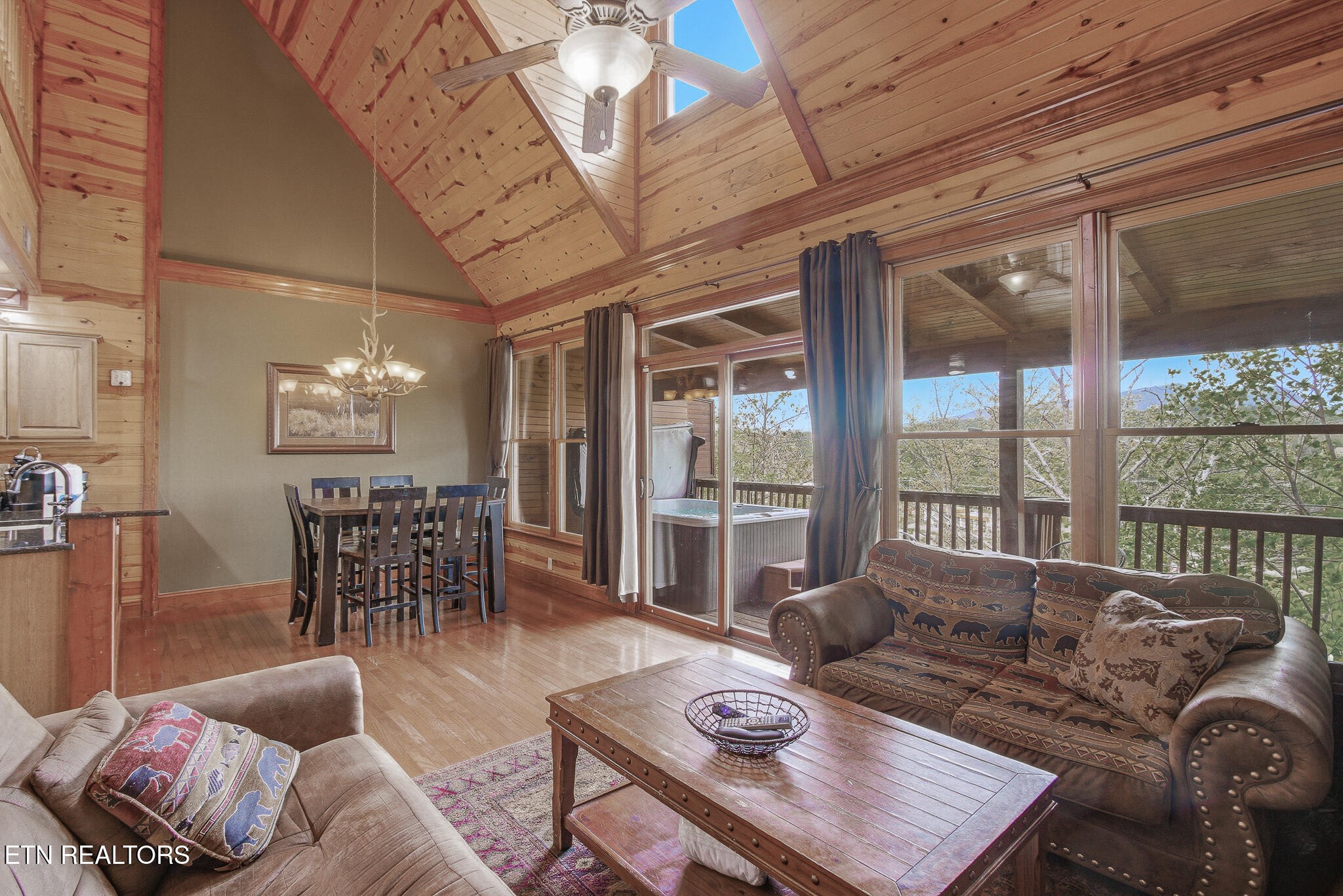 460 Big Bear Way Property Photo 5