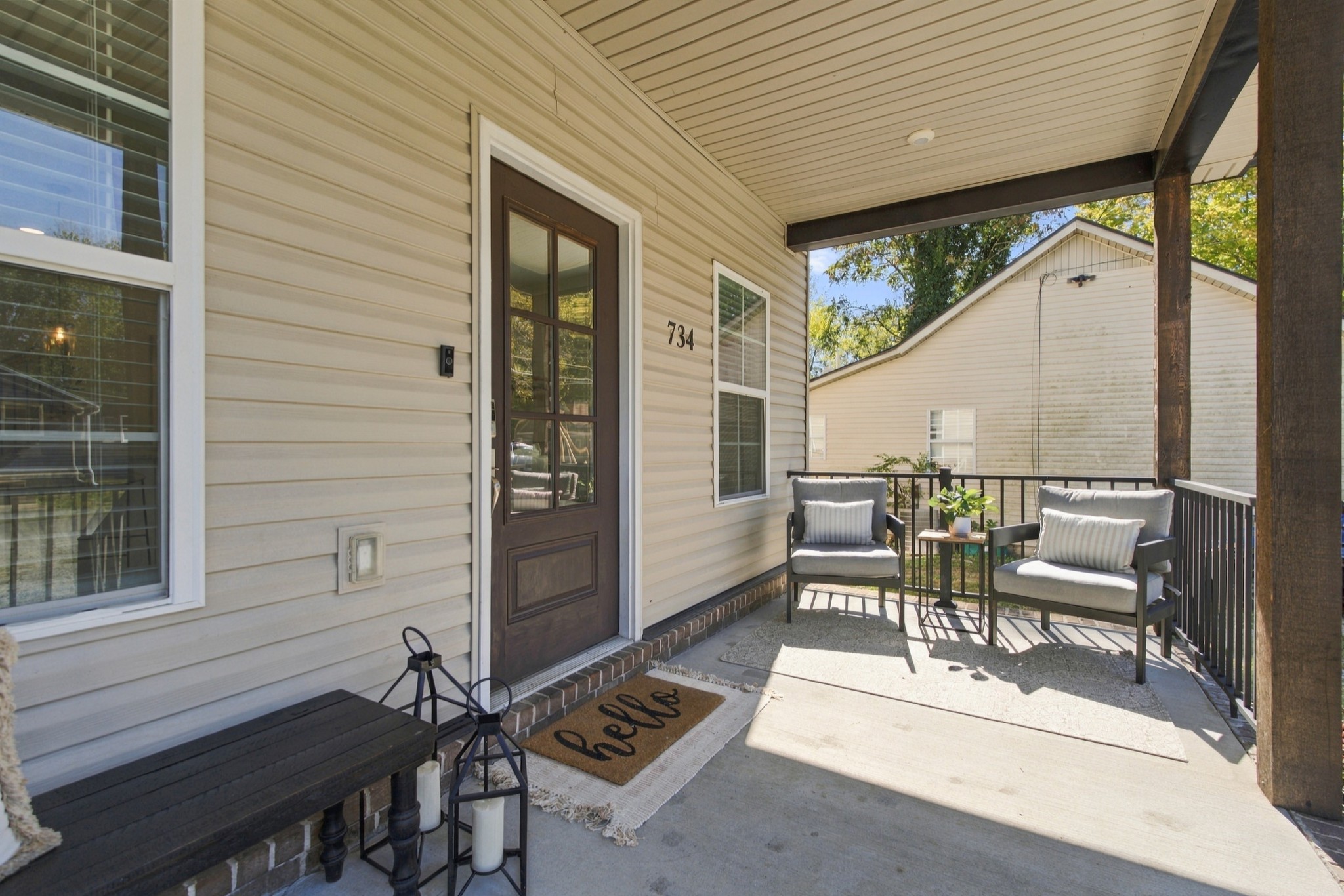 734 Lee St Property Photo 5