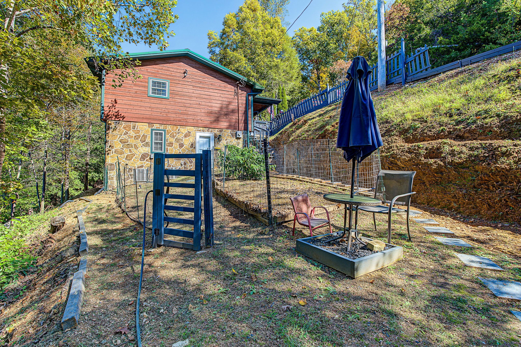 1725 Red Bone Way Property Photo 32