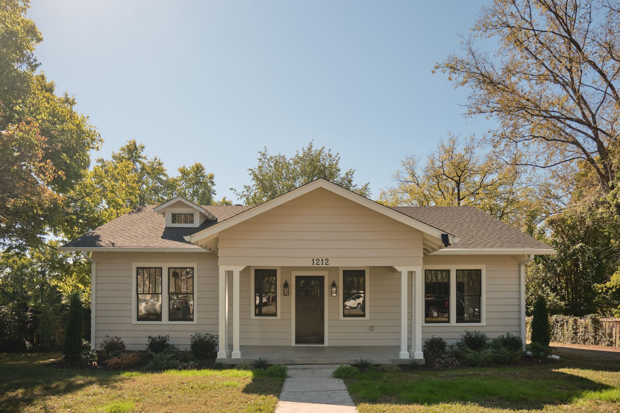 1212 Howard Ave Property Photo 1
