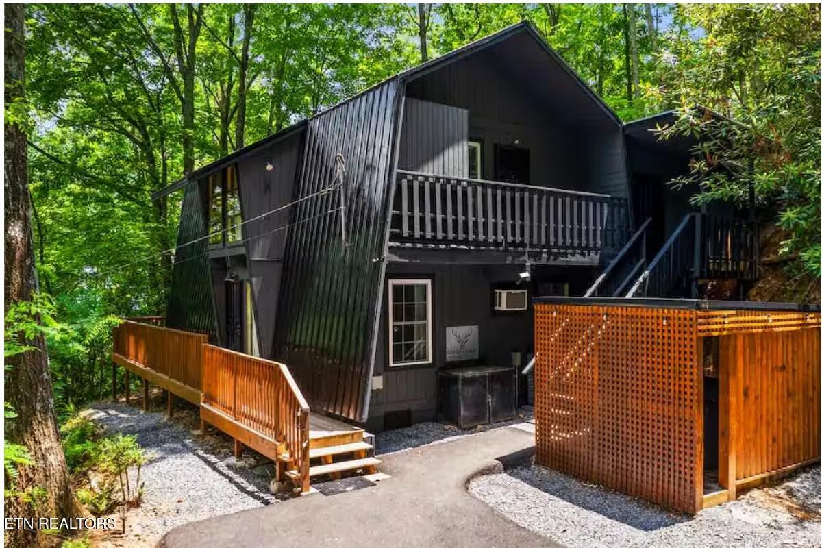 1424 Zurich Rd Property Photo 1