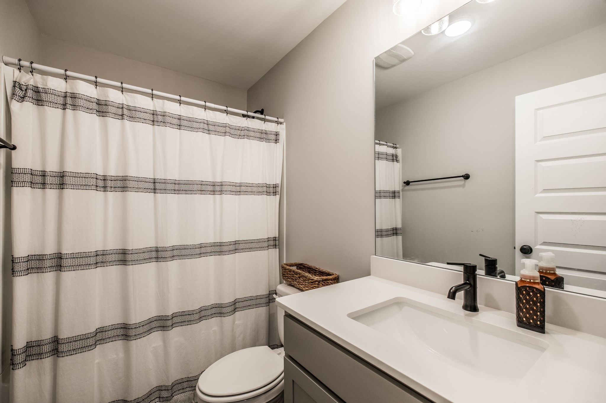 210 Woodhall Ct Property Photo 77