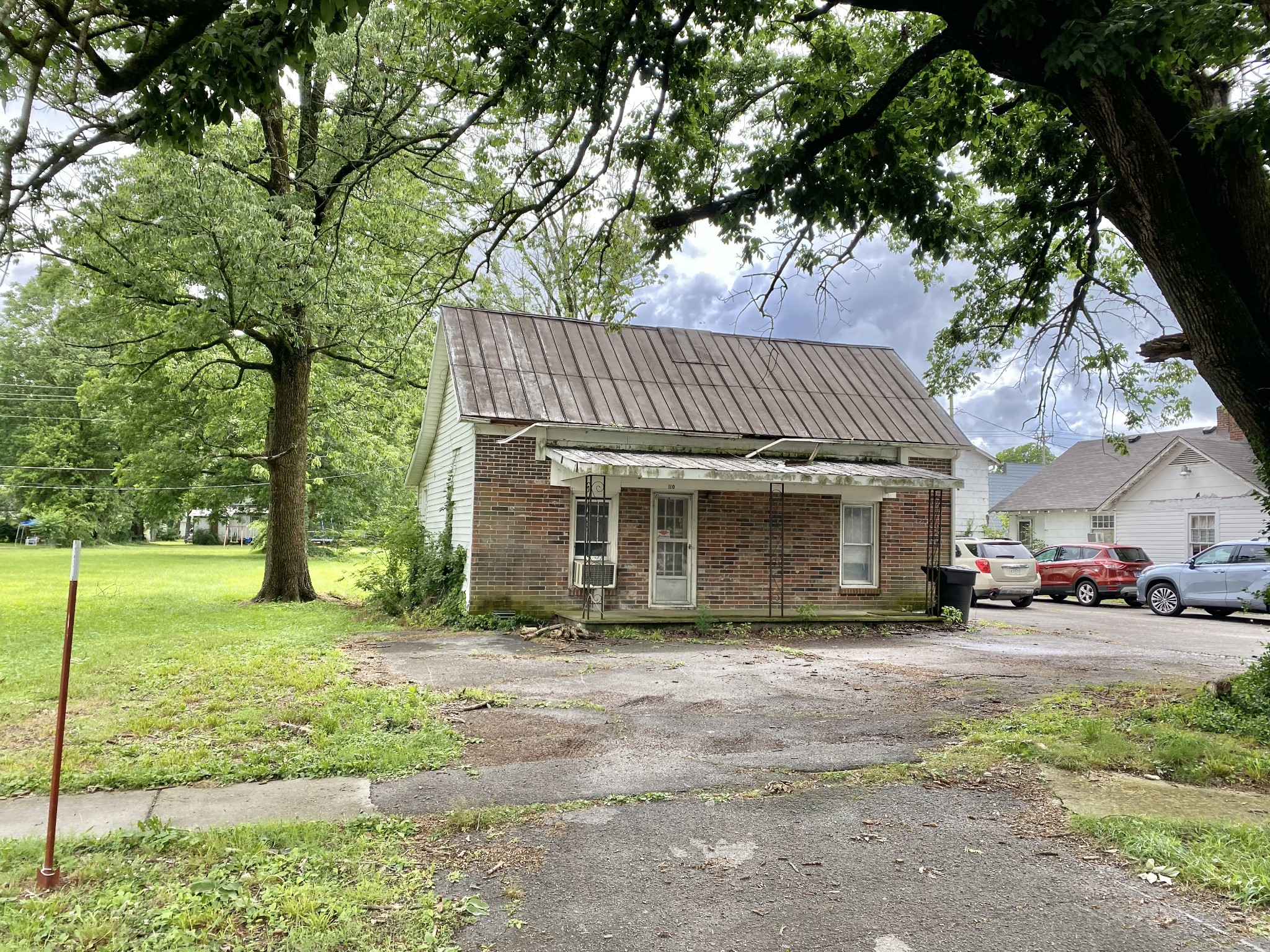 112 S Anderson St Property Photo 15