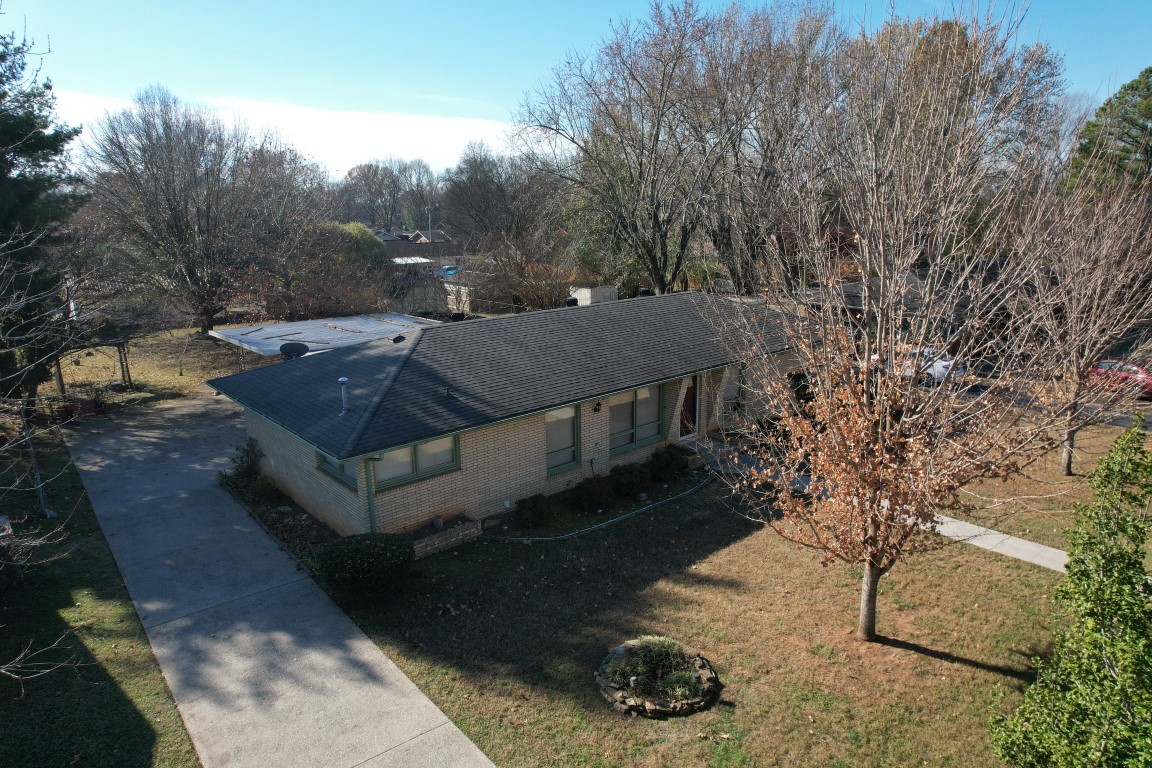 911 Greenhill St Property Photo 2