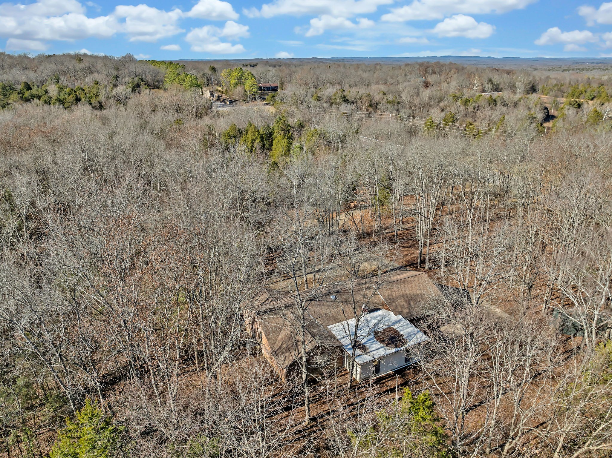 2027 New Columbia Hwy Property Photo 7