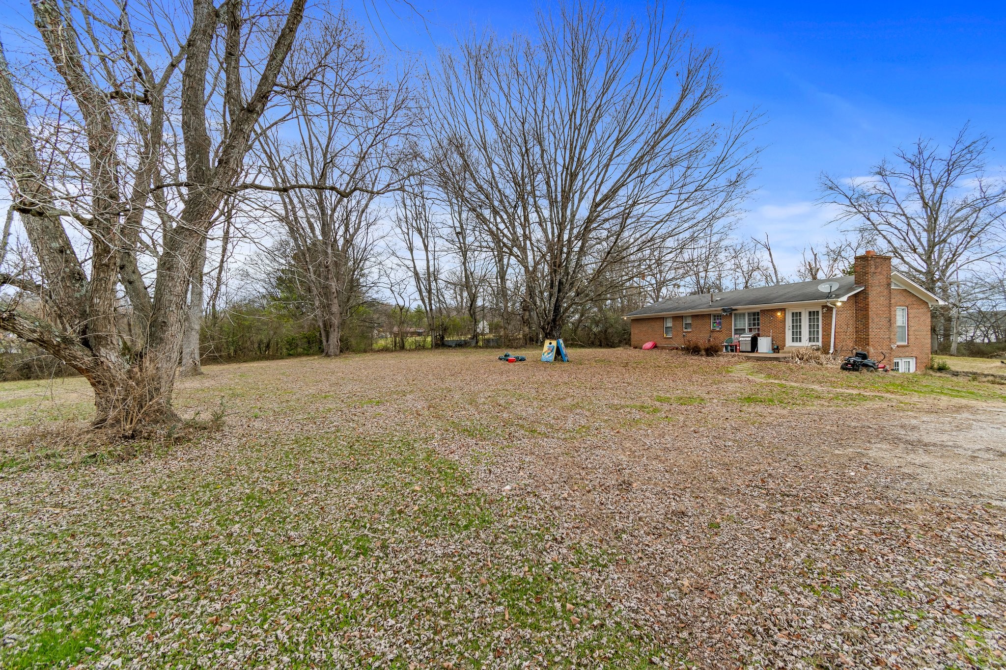 2404 Depot St Property Photo 6