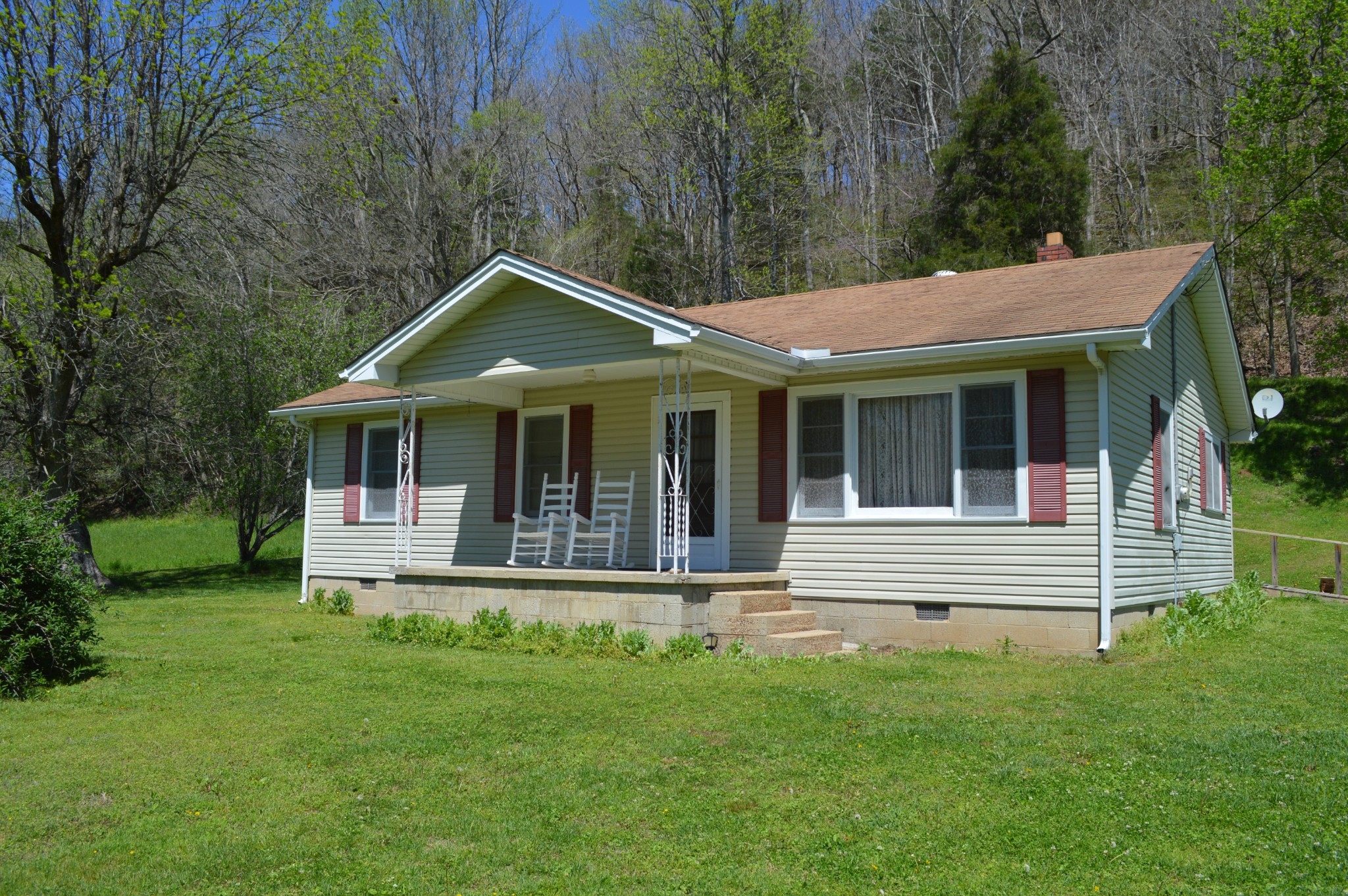 5485 Highway 412 Property Photo 1
