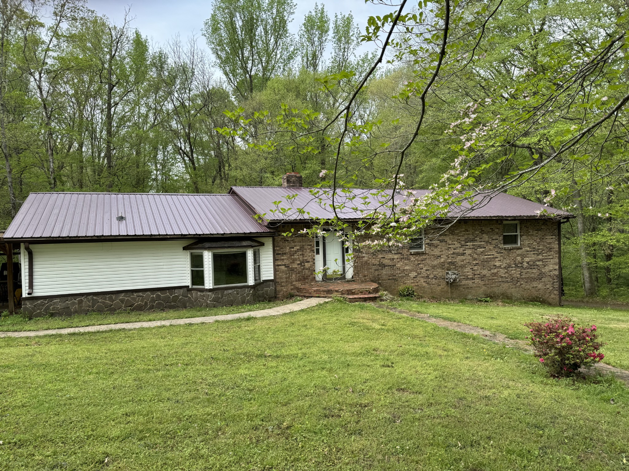 4050 Southside Rd Property Photo 1