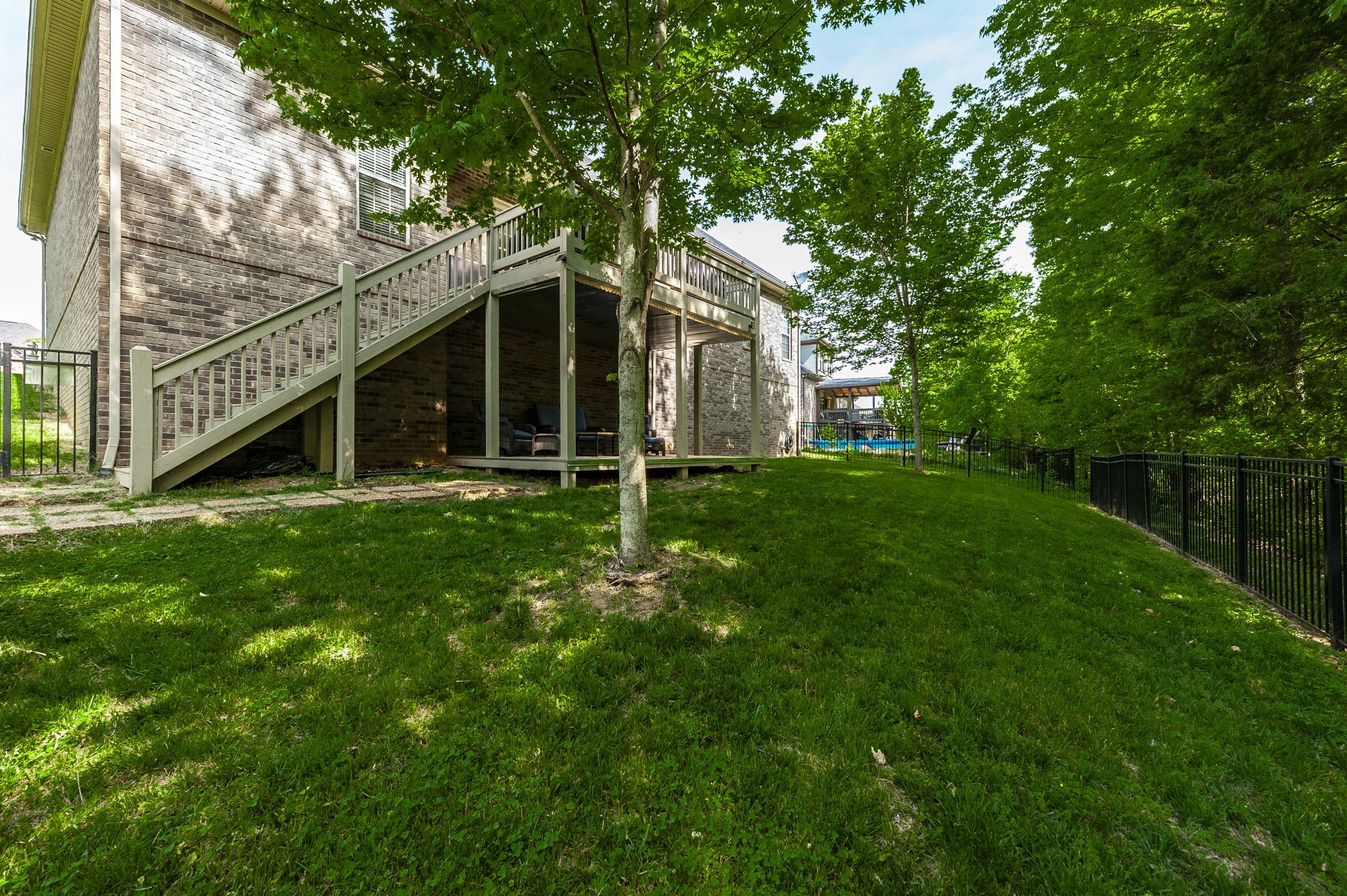 1042 Tower Hill Ln Property Photo 11