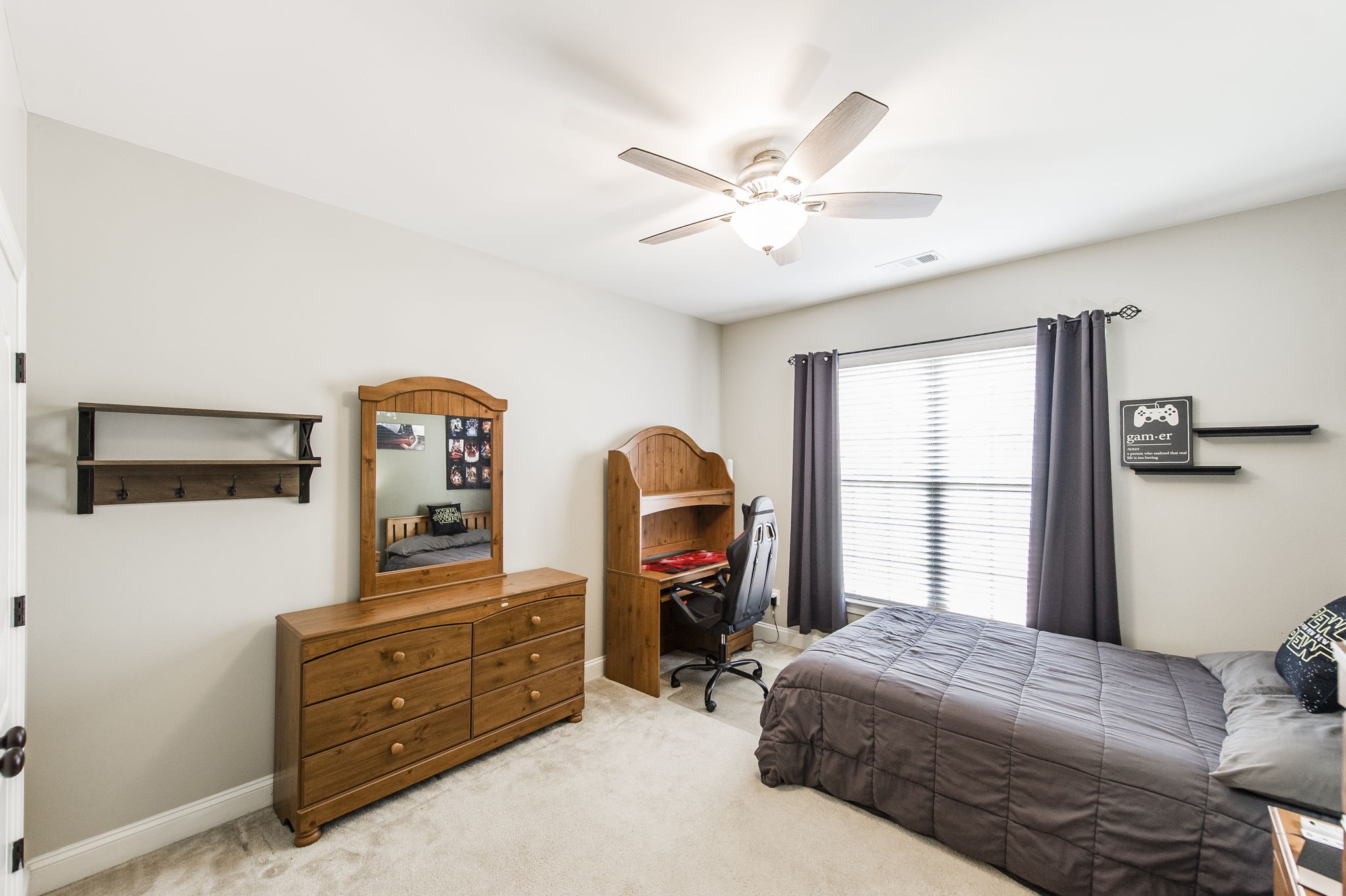 1042 Tower Hill Ln Property Photo 22