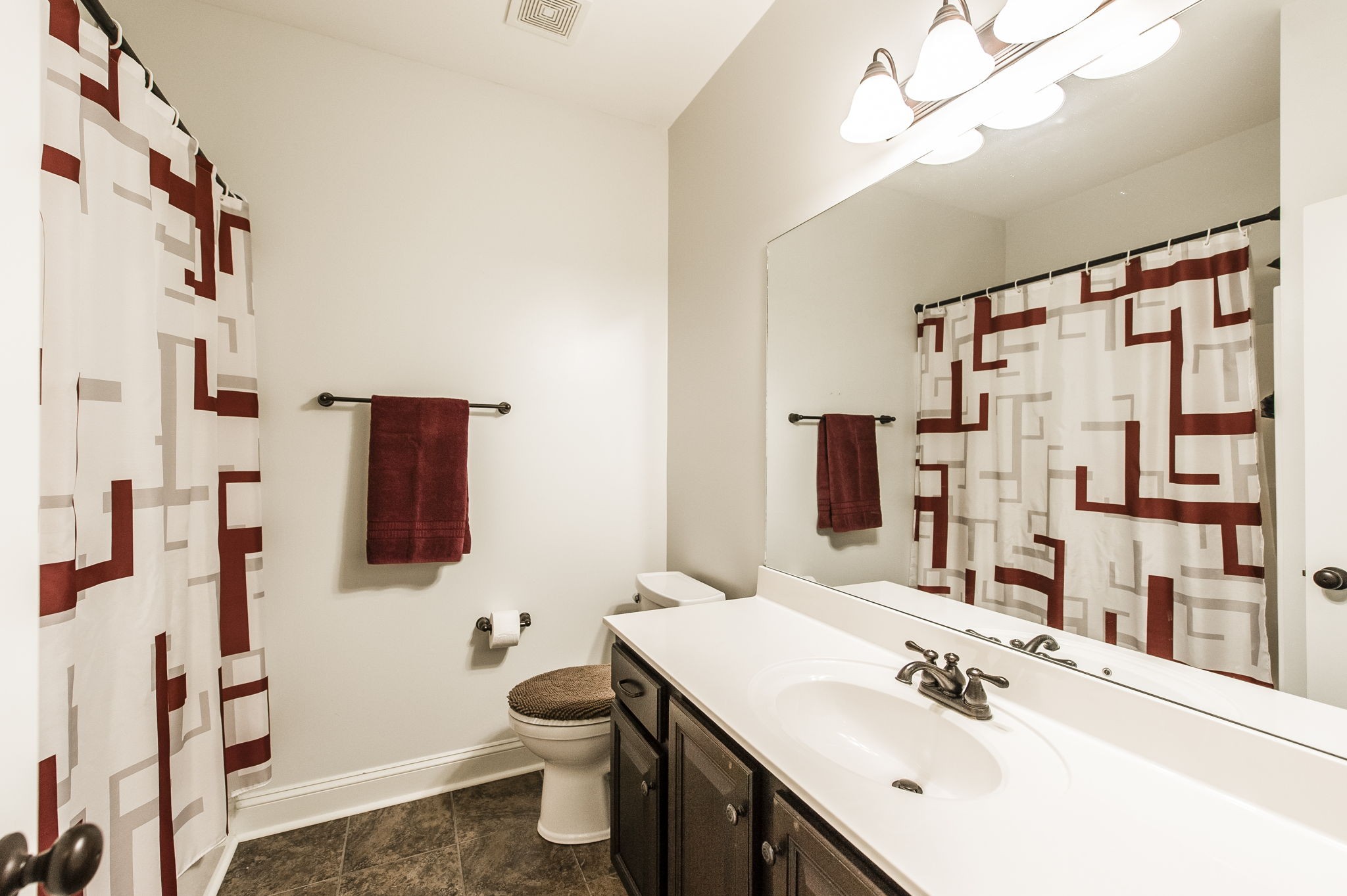 1042 Tower Hill Ln Property Photo 25