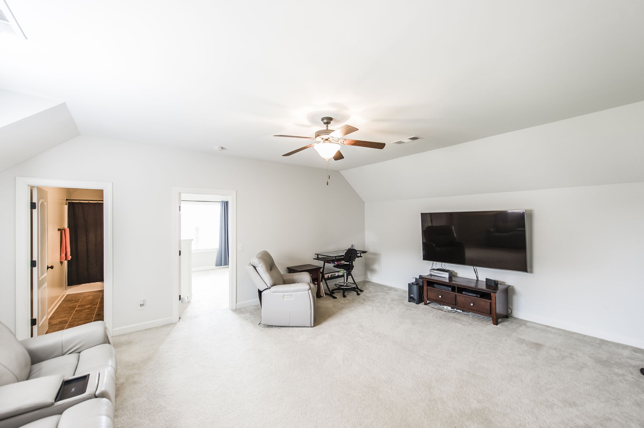 1042 Tower Hill Ln Property Photo 61