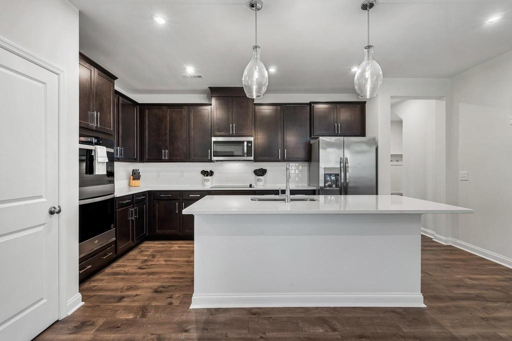 1813 Ableson Way Property Photo 14
