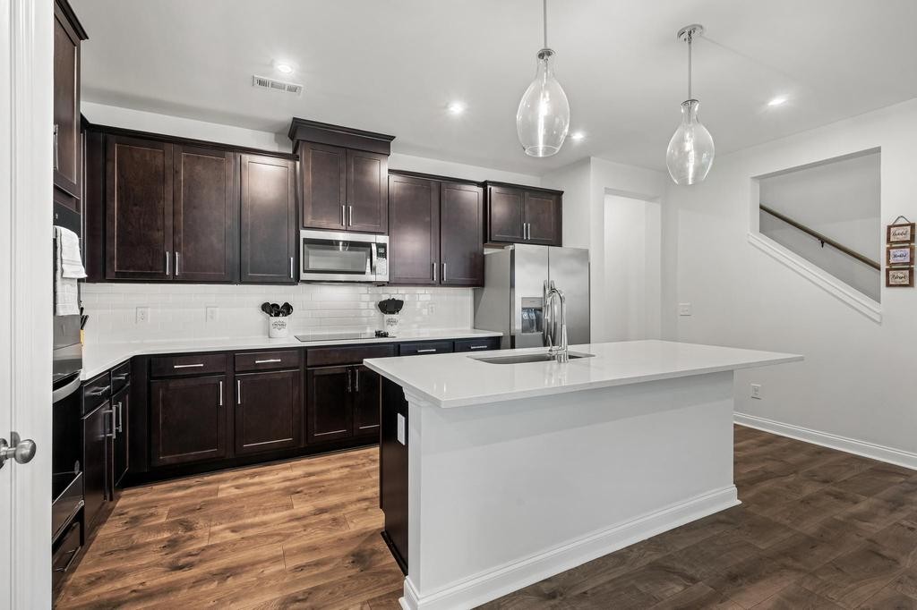 1813 Ableson Way Property Photo 17
