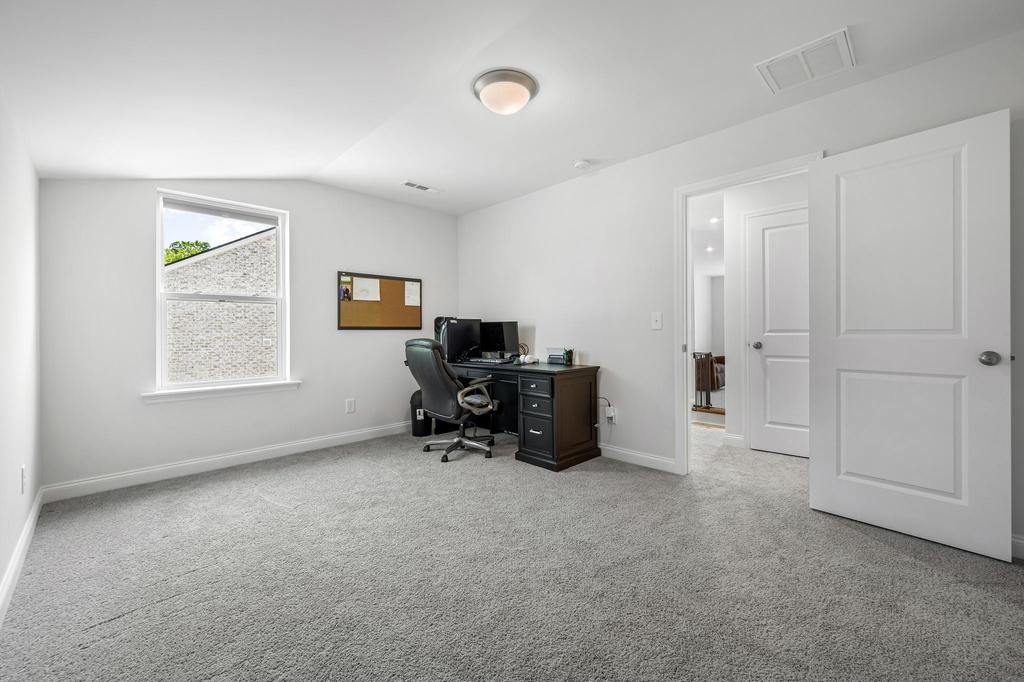 1813 Ableson Way Property Photo 35