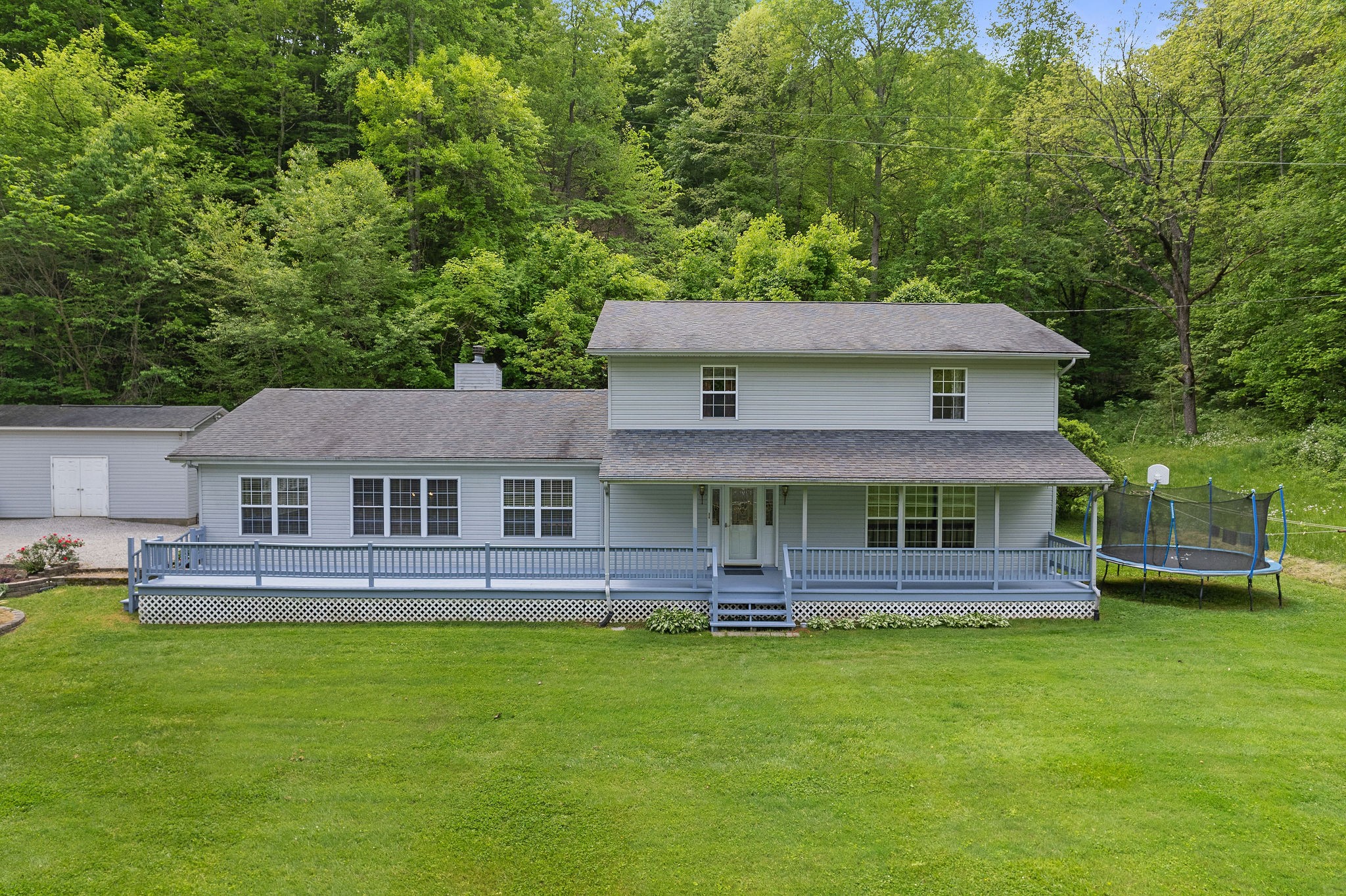 137 L W Lacy Rd Property Photo 2