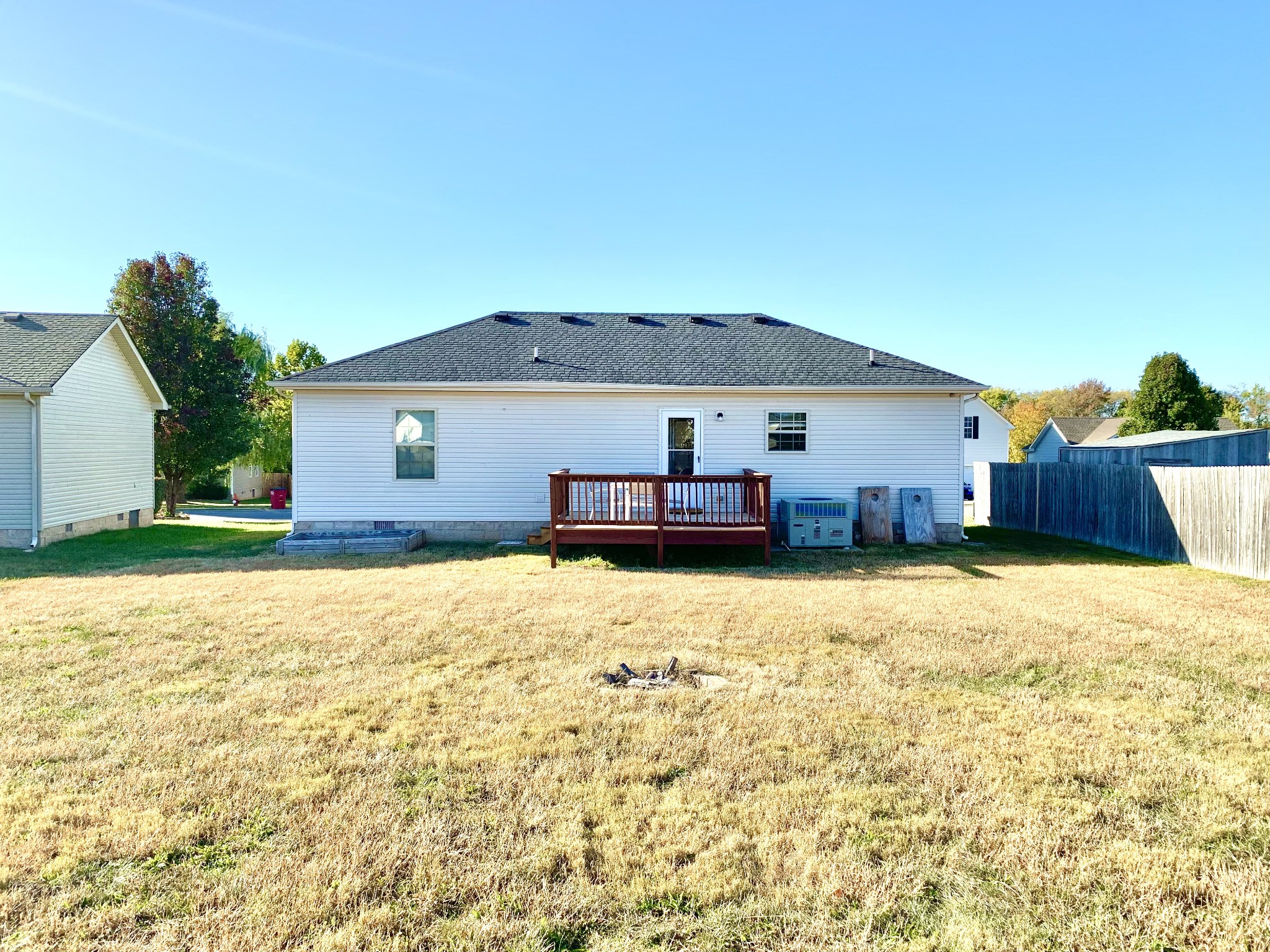 556 Oakmont Dr Property Photo 27