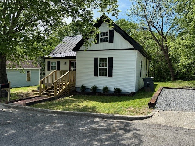 106 Cedarwood St Property Photo 2