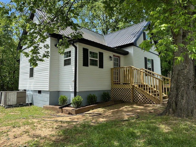 106 Cedarwood St Property Photo 3