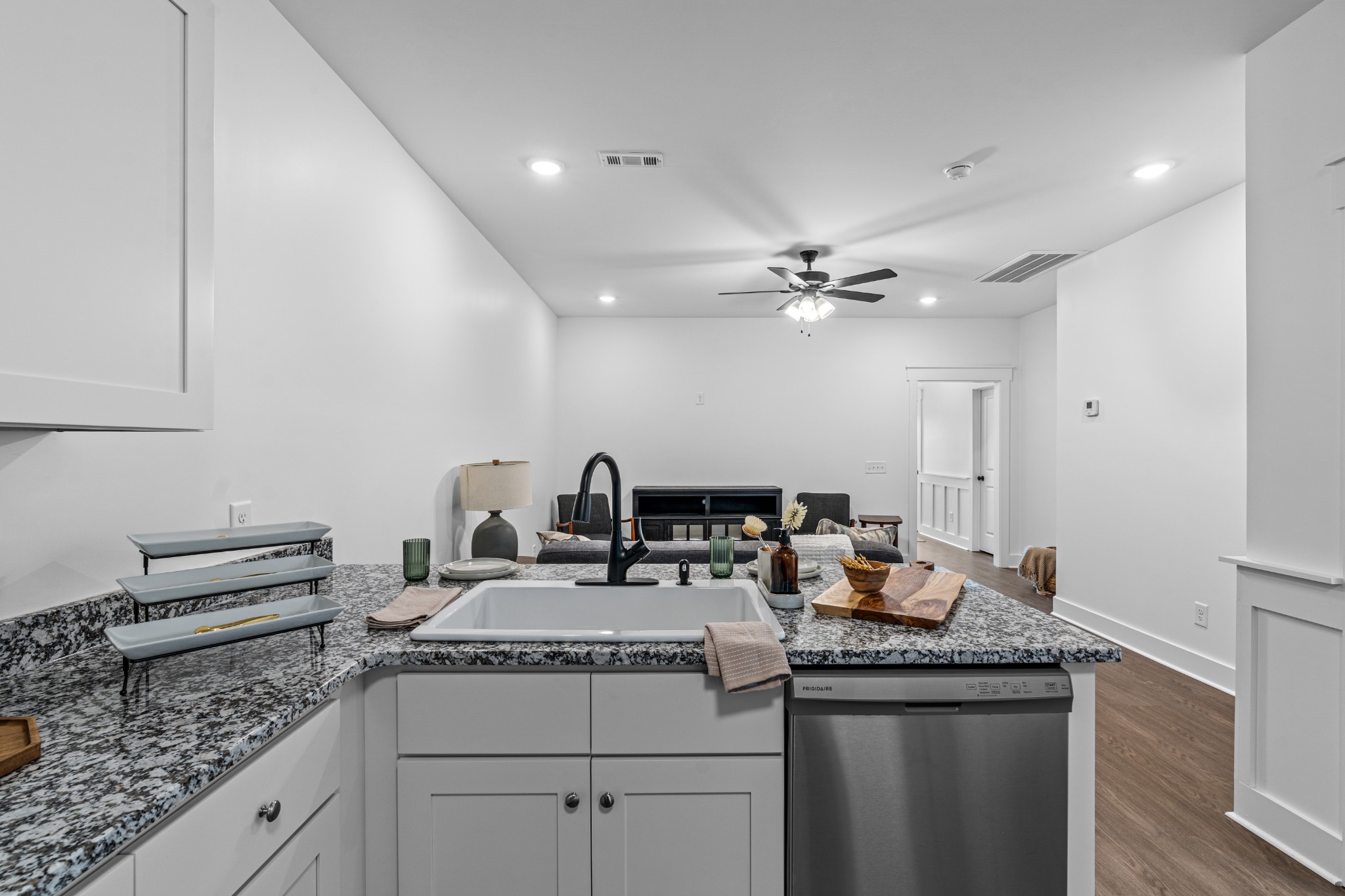621 S Wall St Property Photo 17