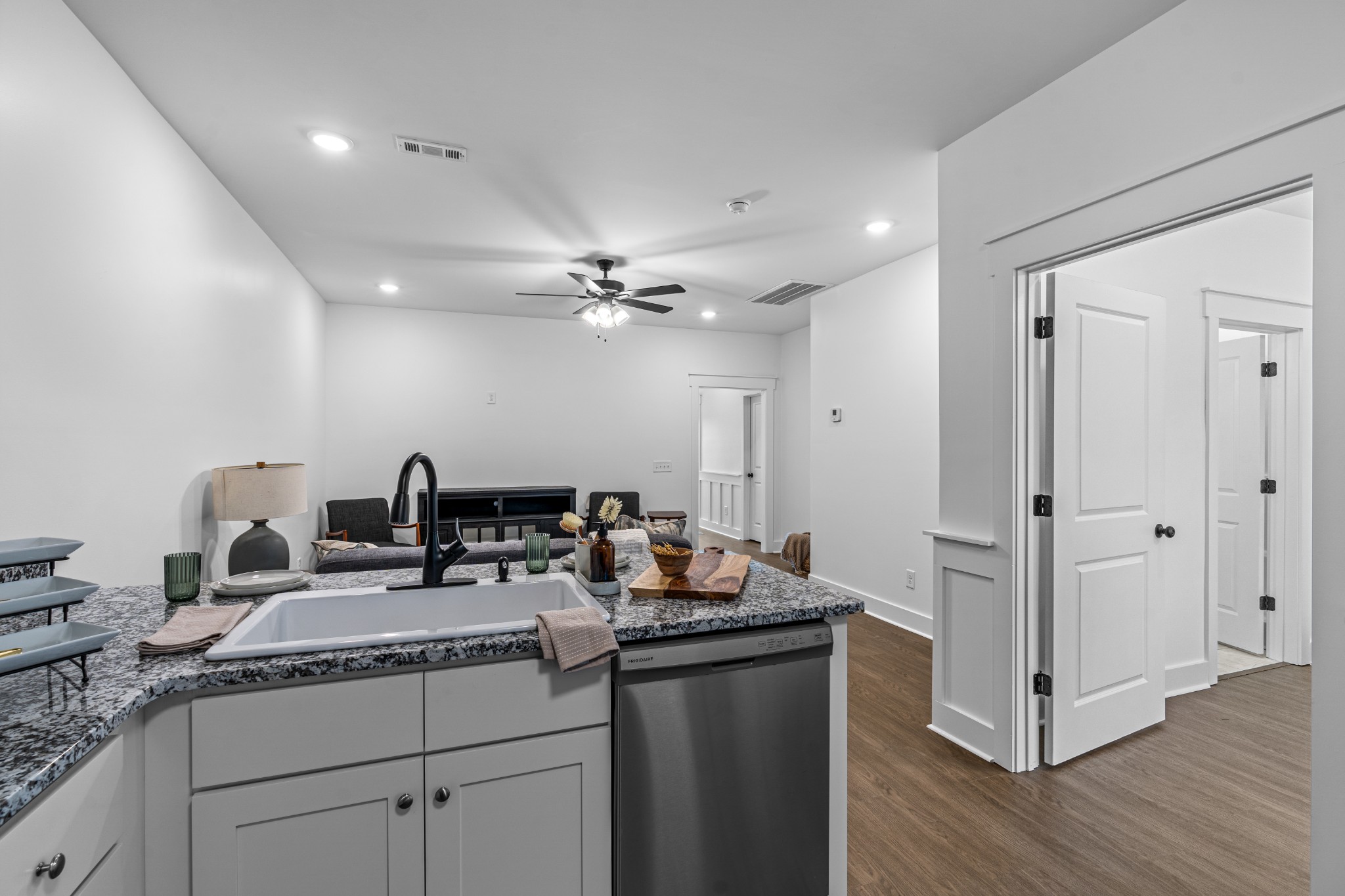 621 S Wall St Property Photo 19