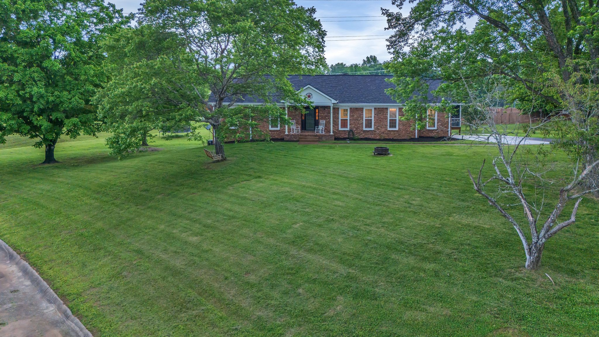 601 Cloverbrook Ln Property Photo 4